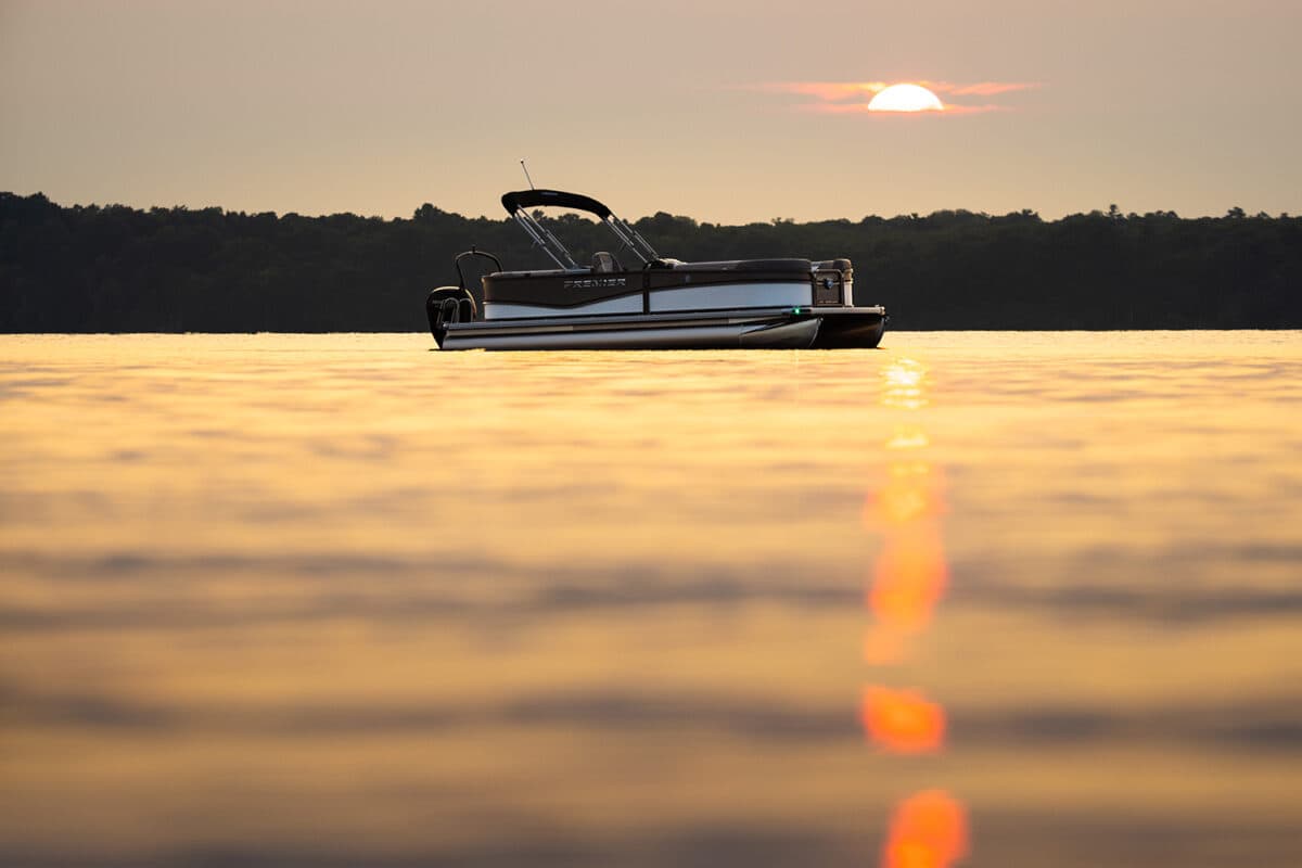 Model Spotlight: Sunscape by Premier Boats – Features, Benefits, and Pricing
