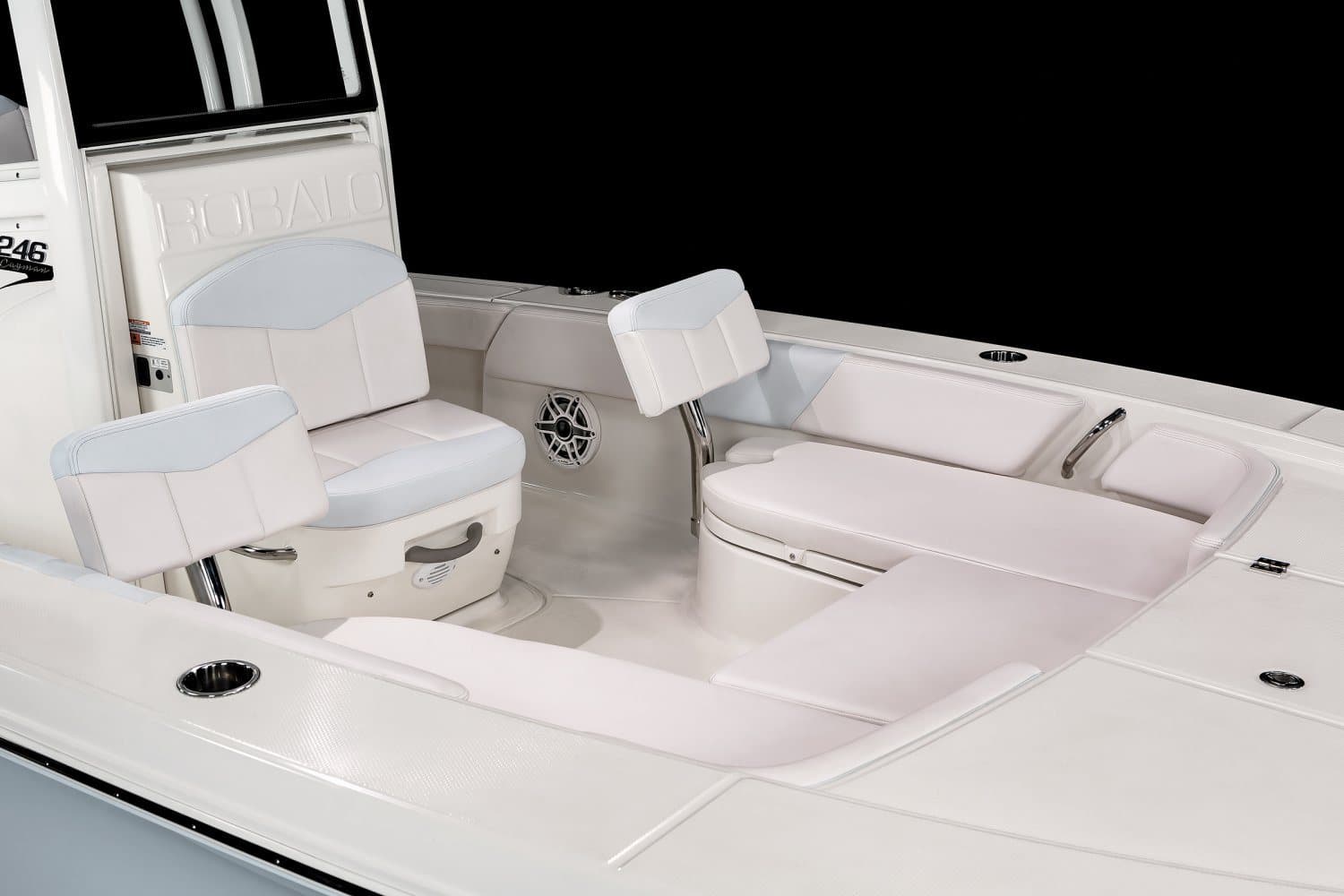 Robalo Seating System: Comfort and Performance Defined