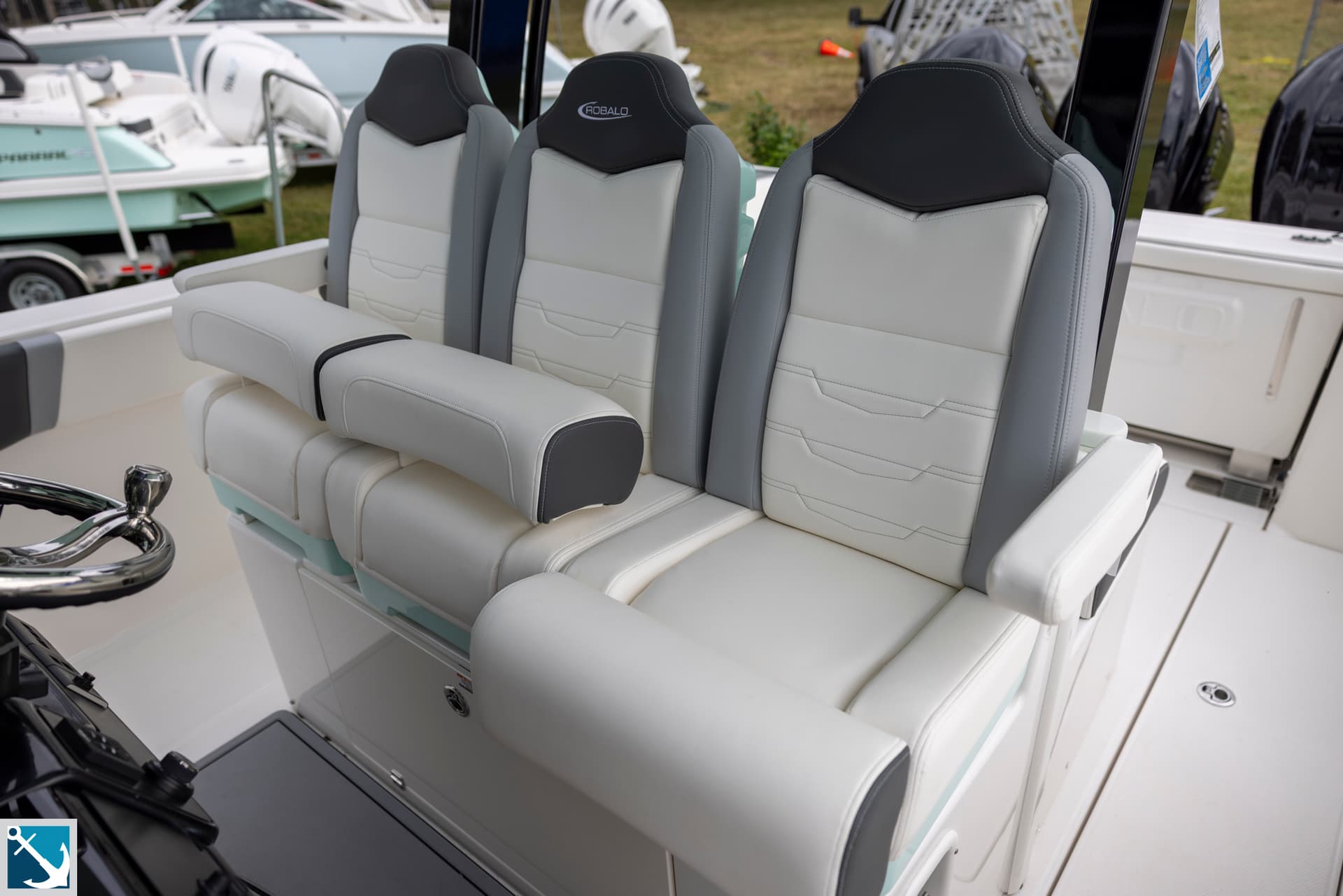 2024 Robalo R360 — image 10