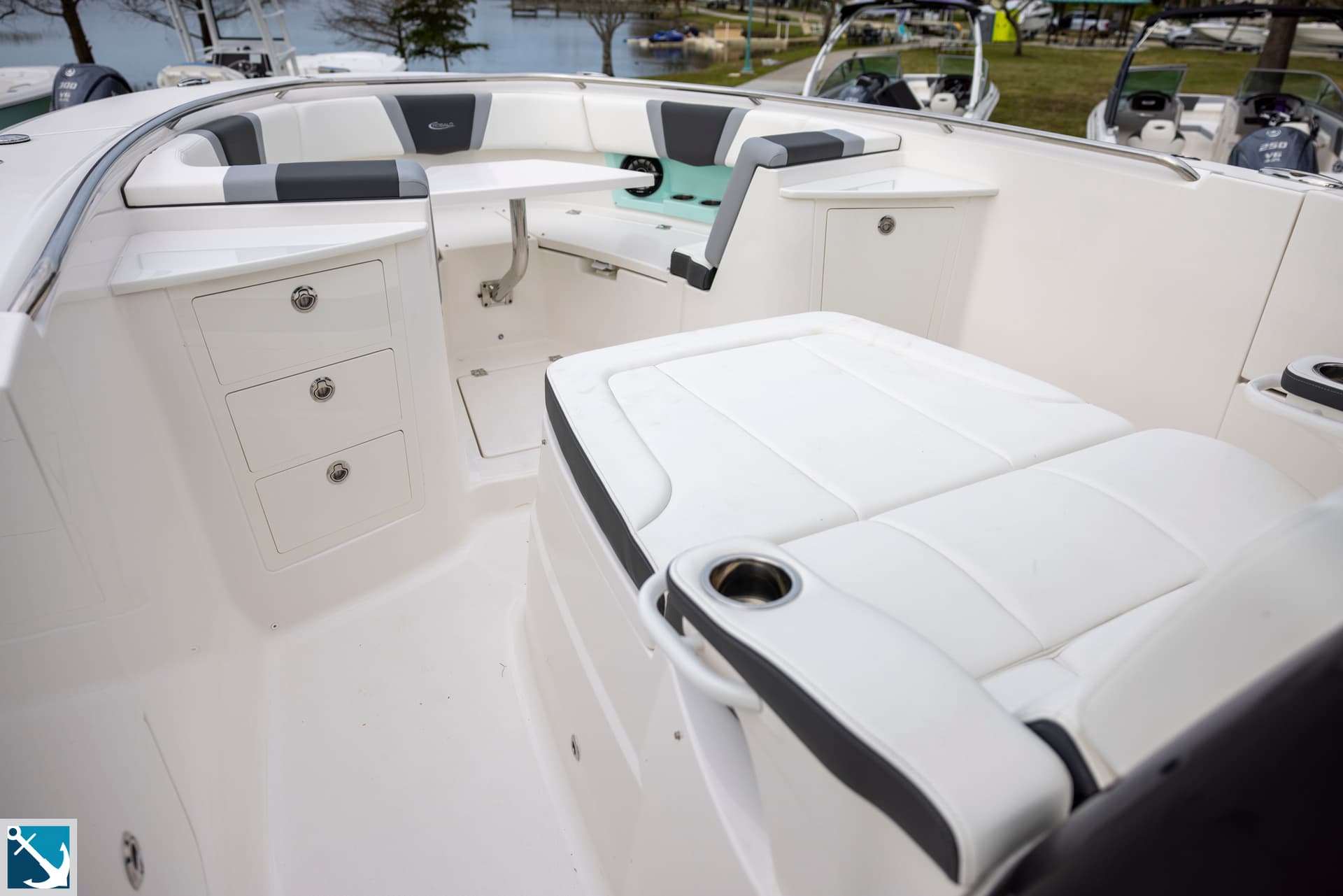 2024 Robalo R360 — image 12