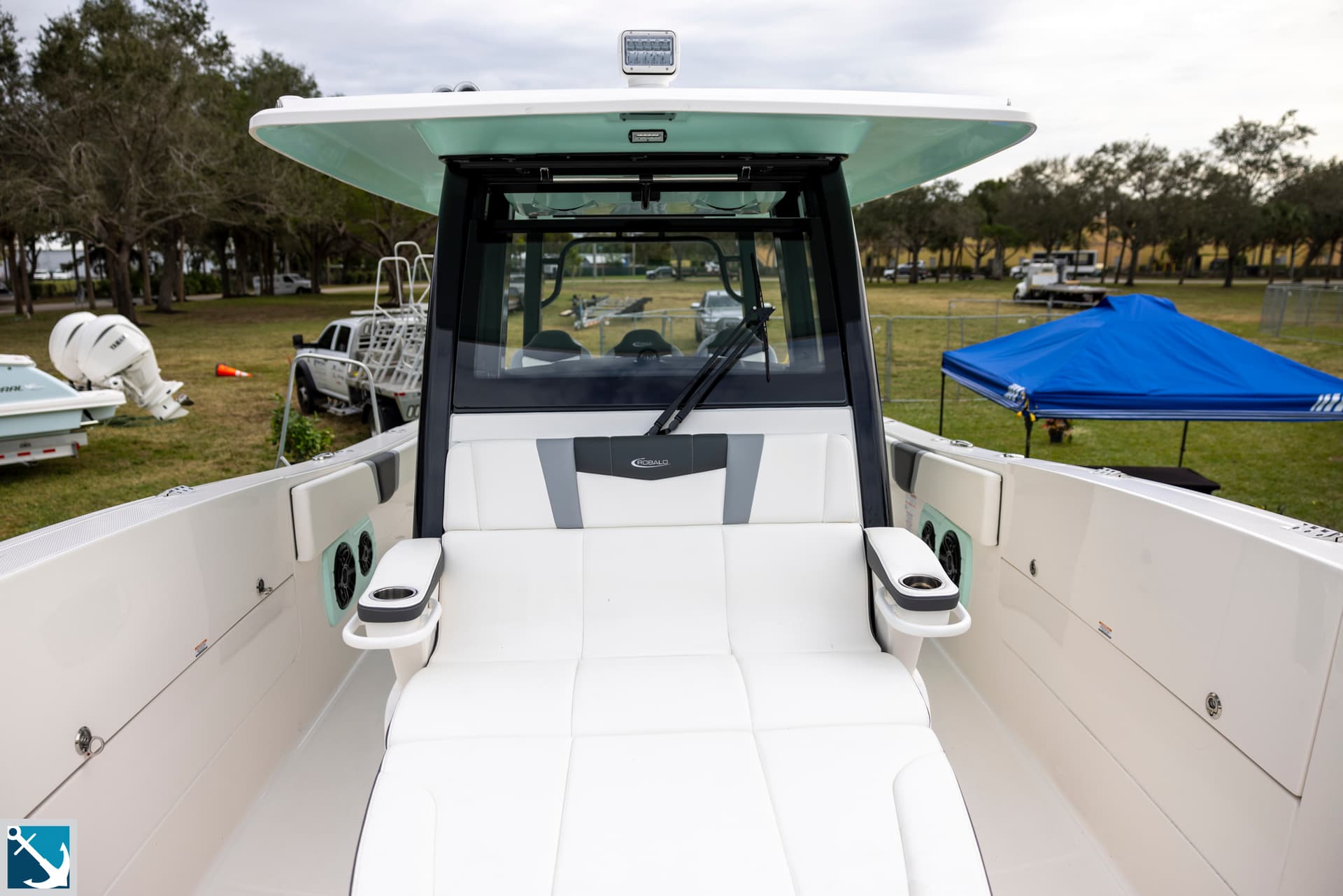 2024 Robalo R360 — image 13