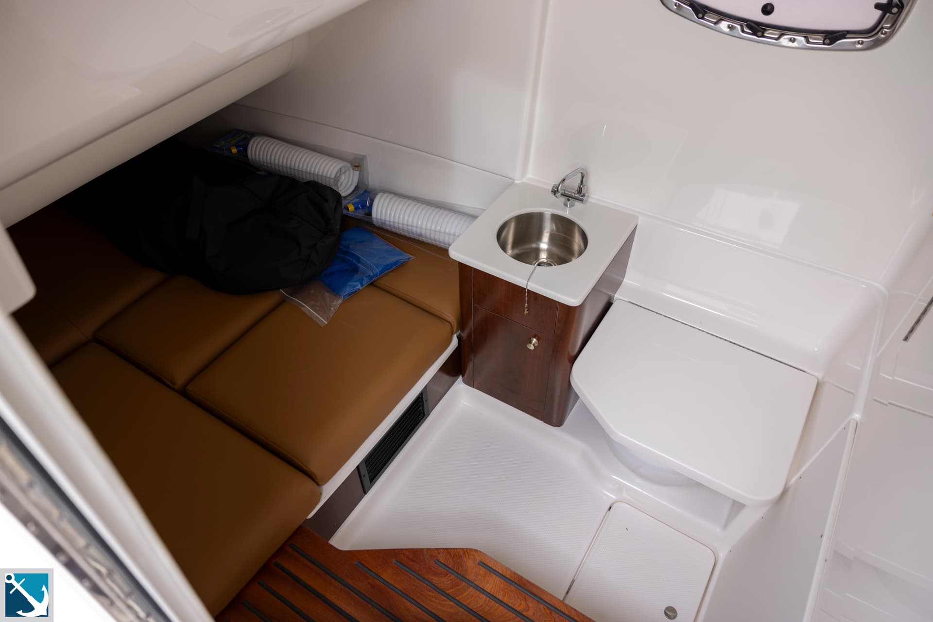 2024 Robalo R360 — image 17