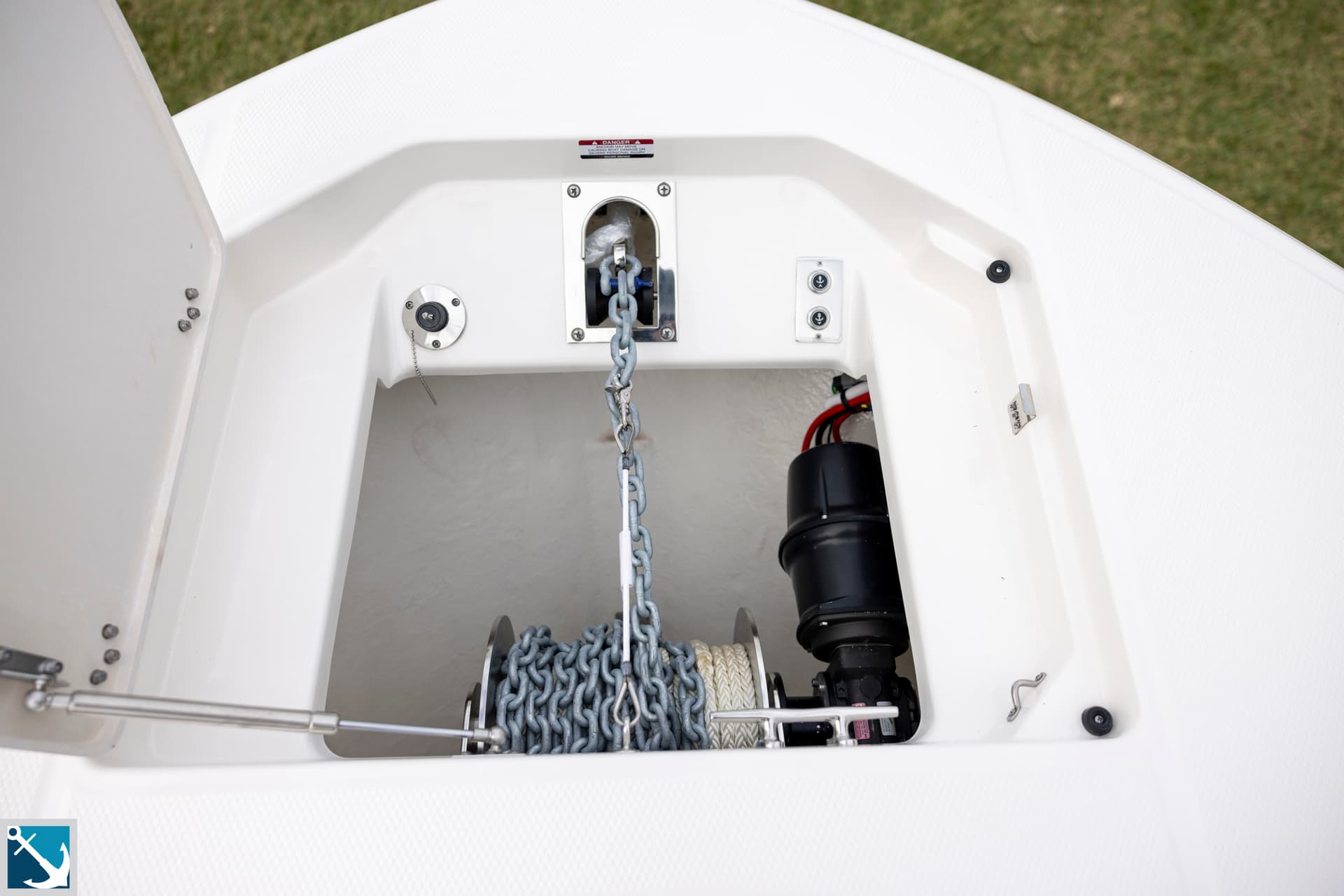2024 Robalo R360 — image 18