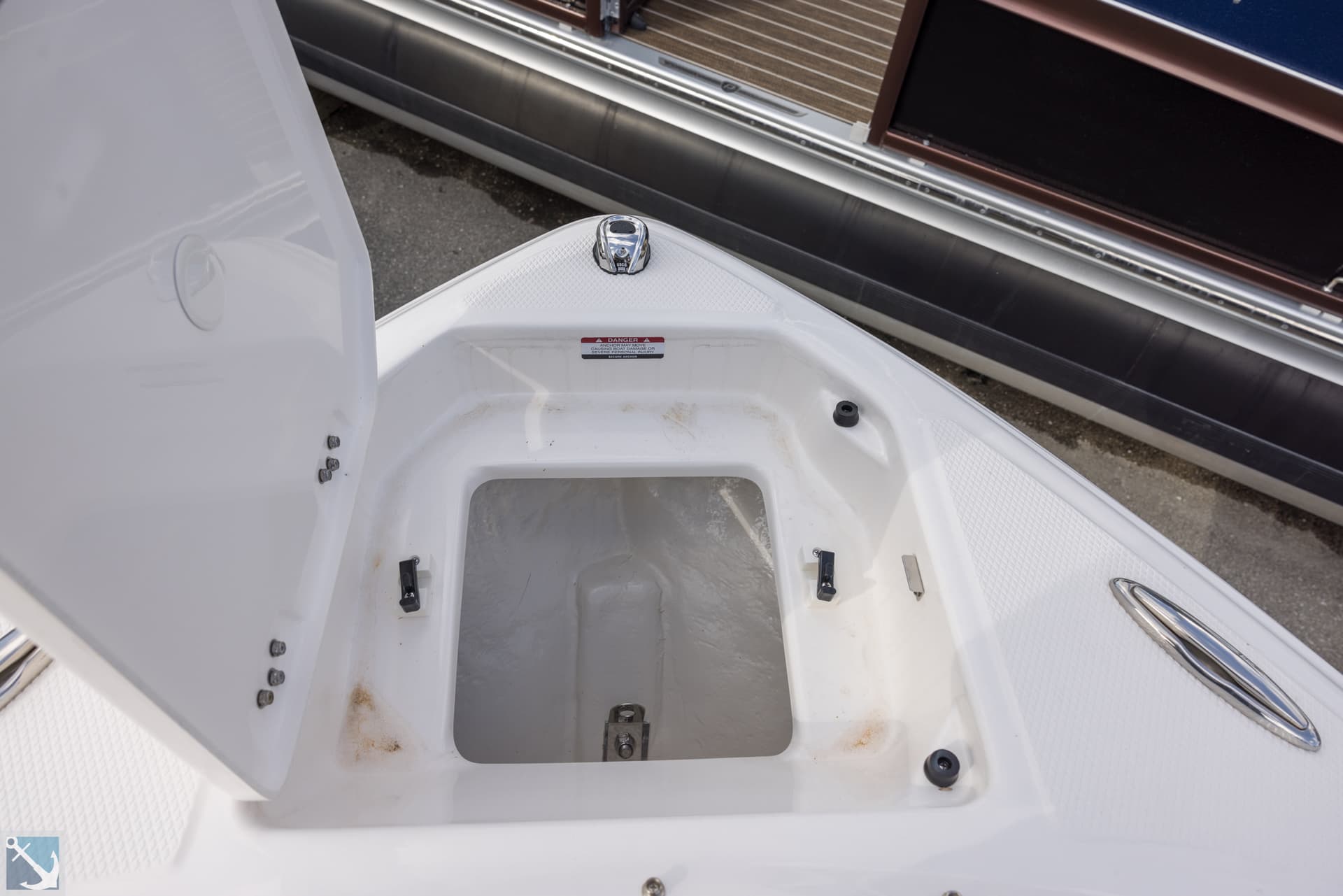 2025 Chaparral 23 SSI OB — image 15