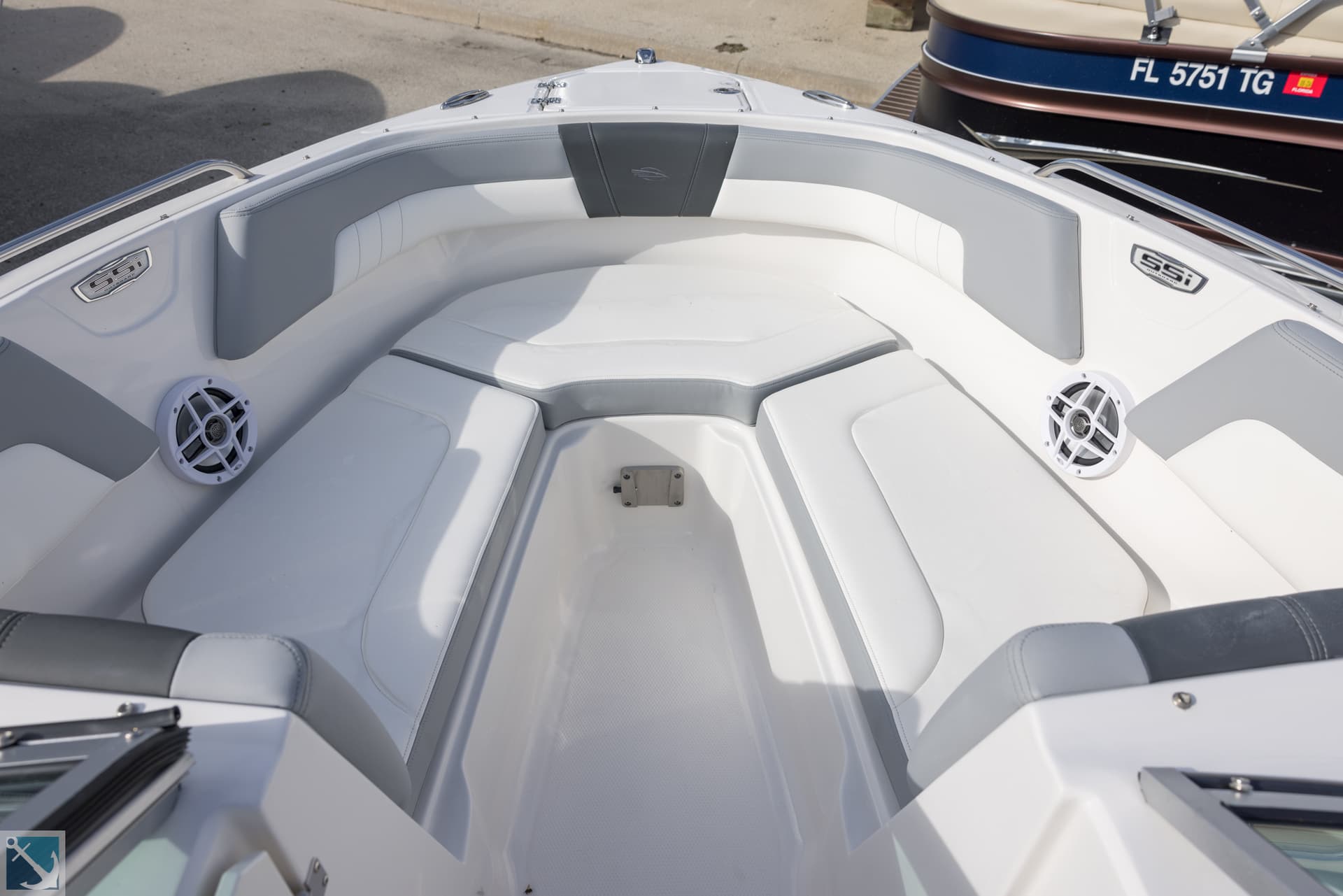 2025 Chaparral 23 SSI OB — image 16