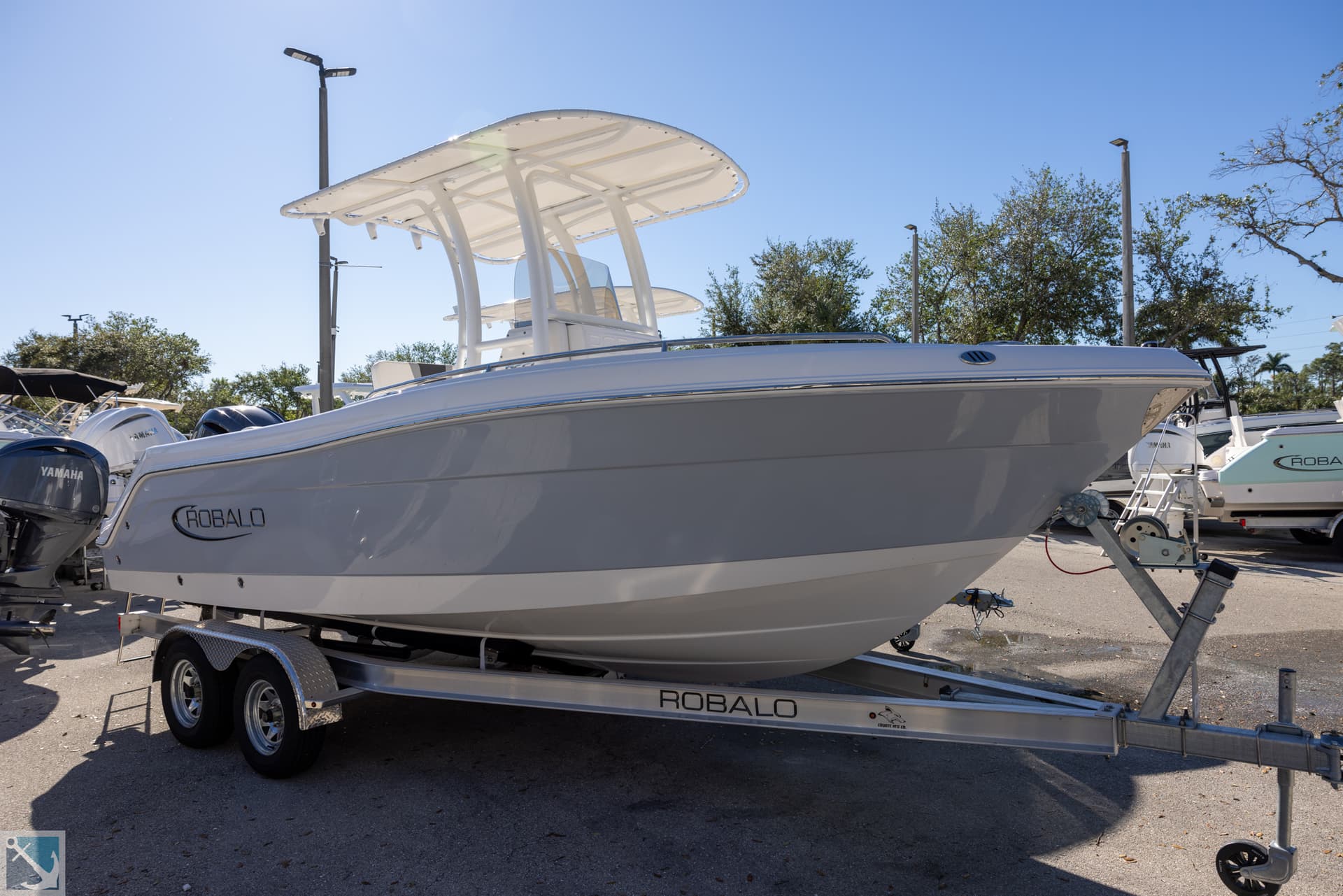 2025 Robalo R222 CC — image 2