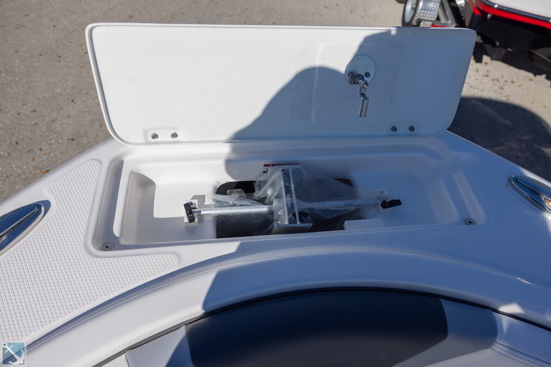 2025 Robalo R222 CC — image 9