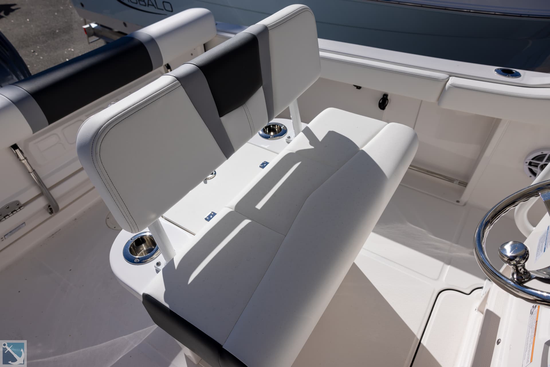 2025 Robalo R222 CC — image 11
