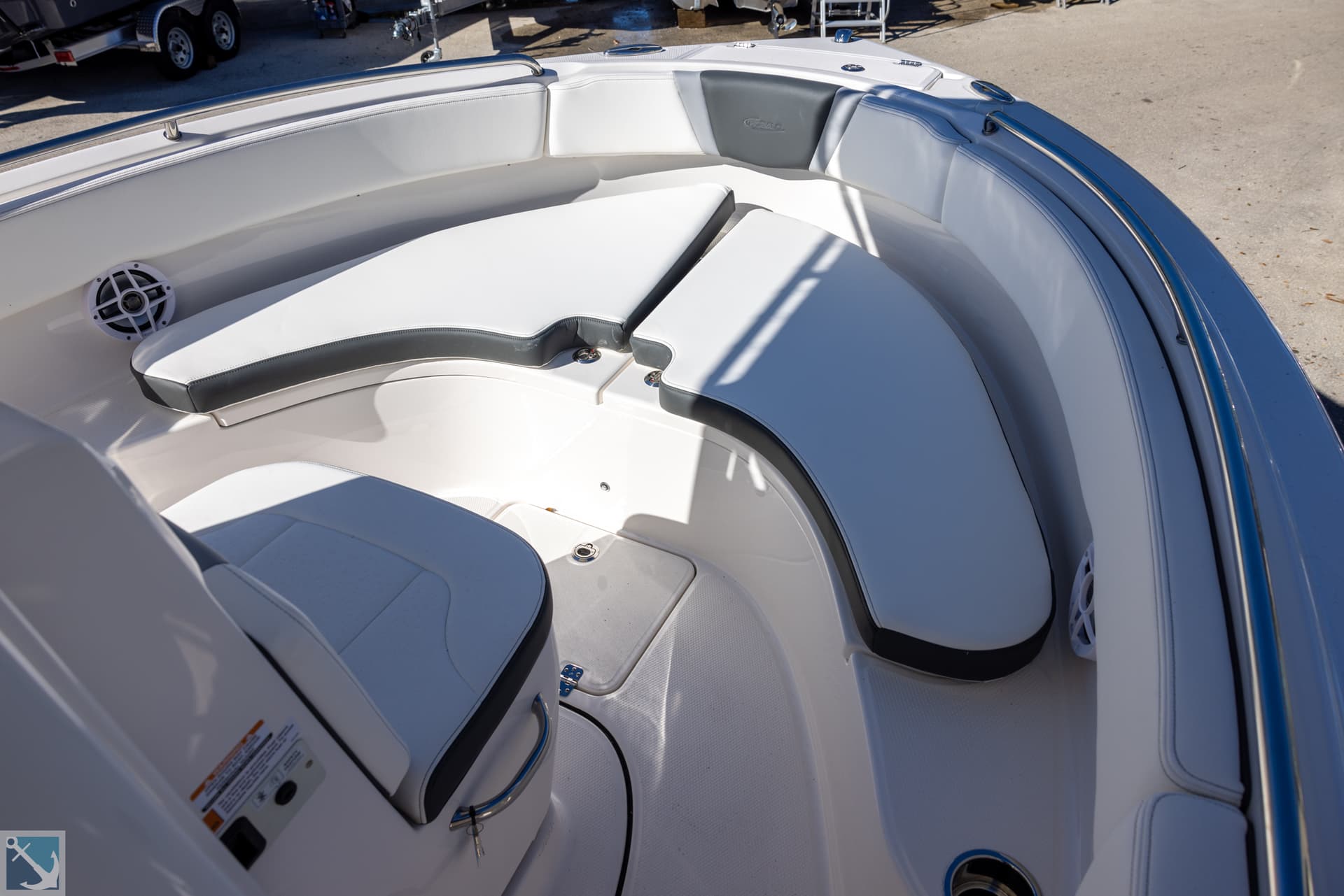 2025 Robalo R222 CC — image 13
