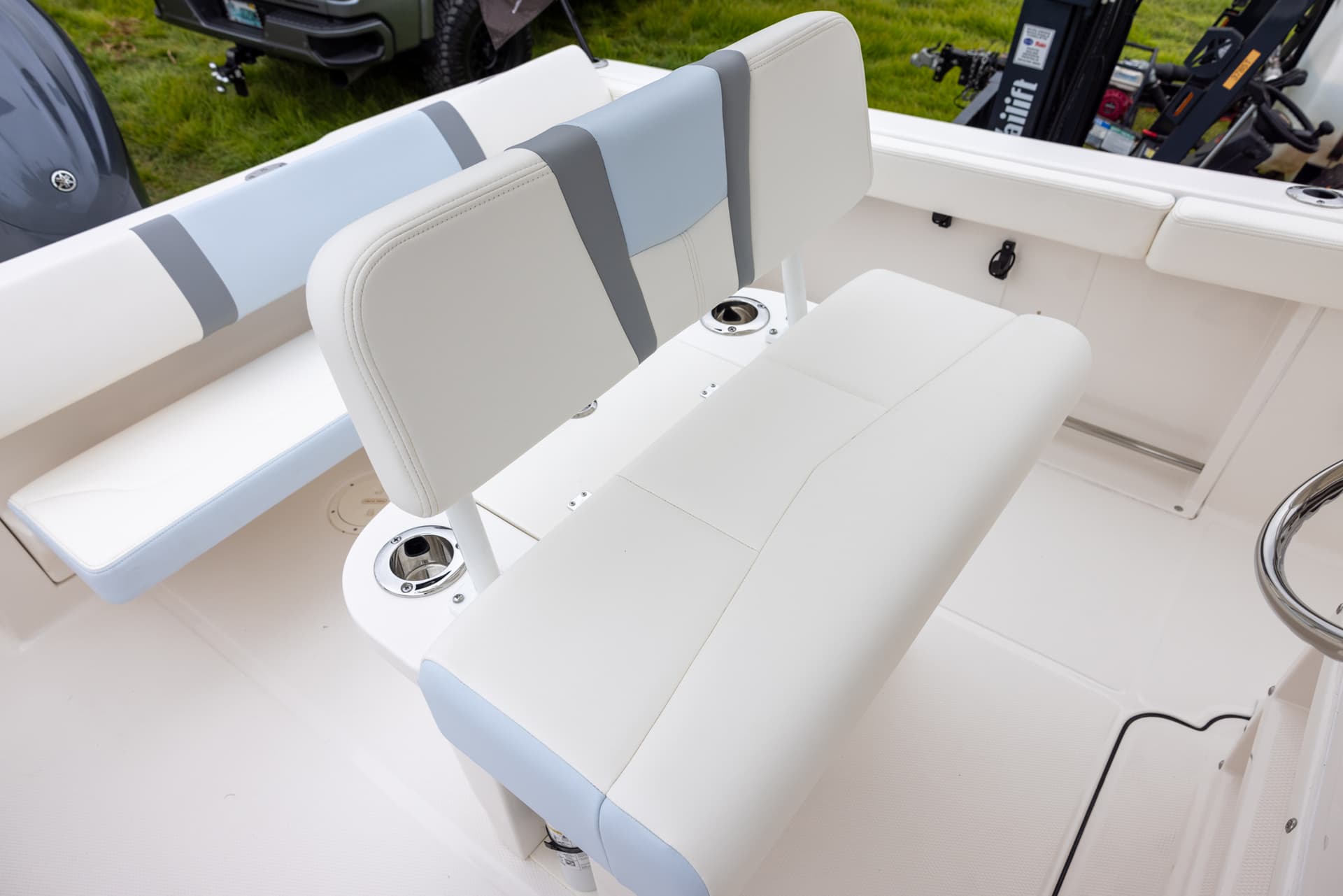2025 Robalo R222 CC — image 14