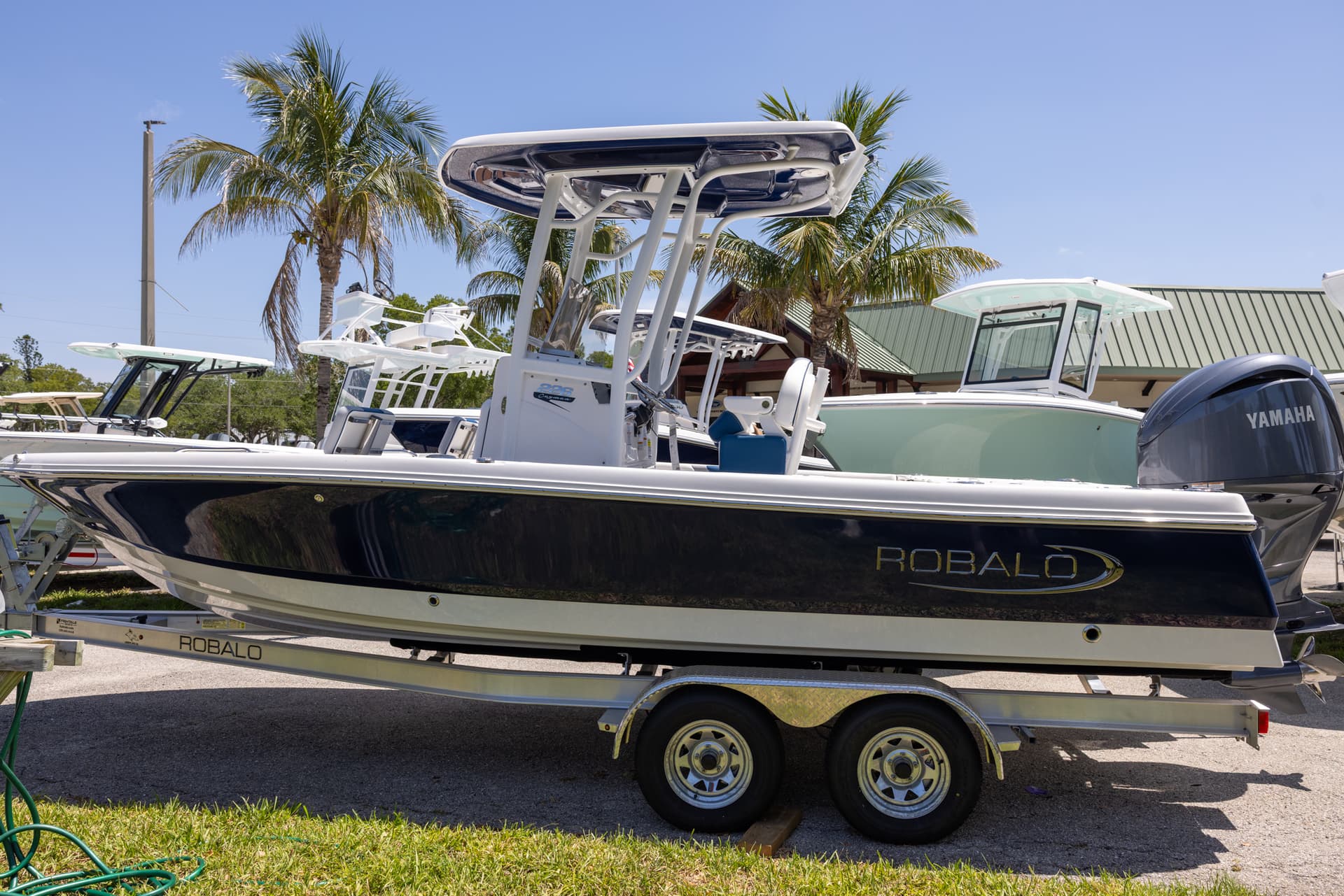 2025 Robalo 226 Cayman — image 3