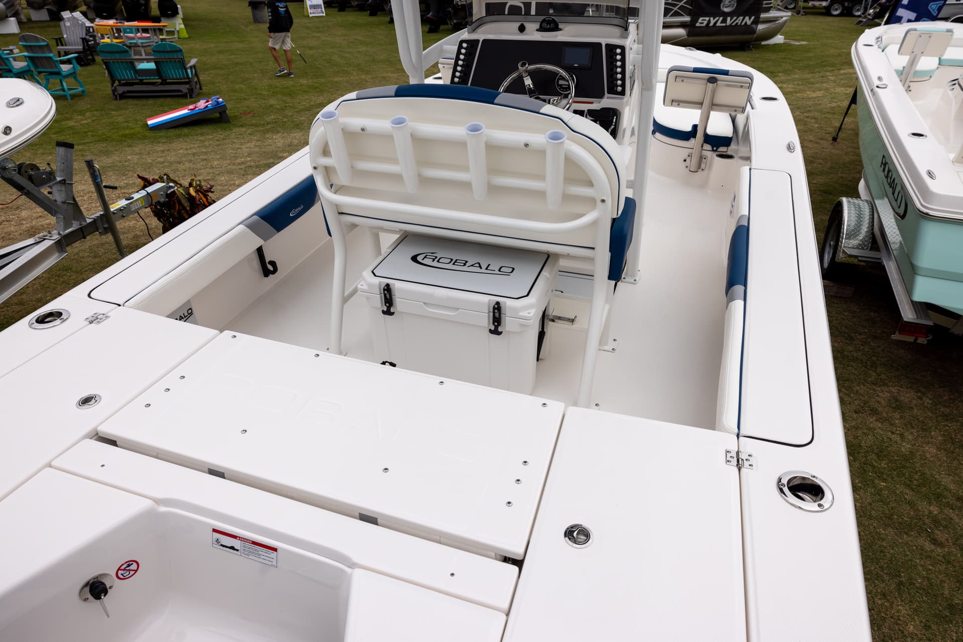 2025 Robalo 226 Cayman — image 10
