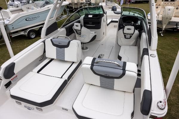 2025 Chaparral 250 OSX — image 4