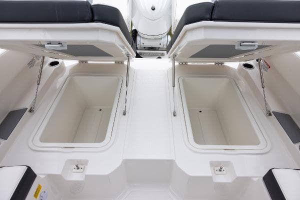 2025 Chaparral 250 OSX — image 7