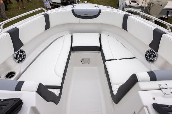 2025 Chaparral 250 OSX — image 16