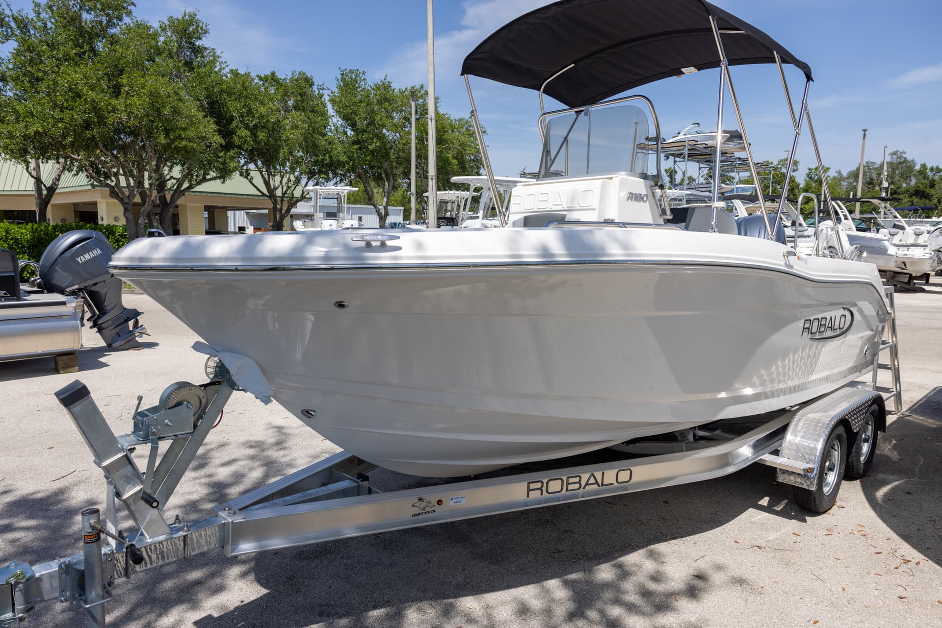 2025 Robalo R180 — image 3