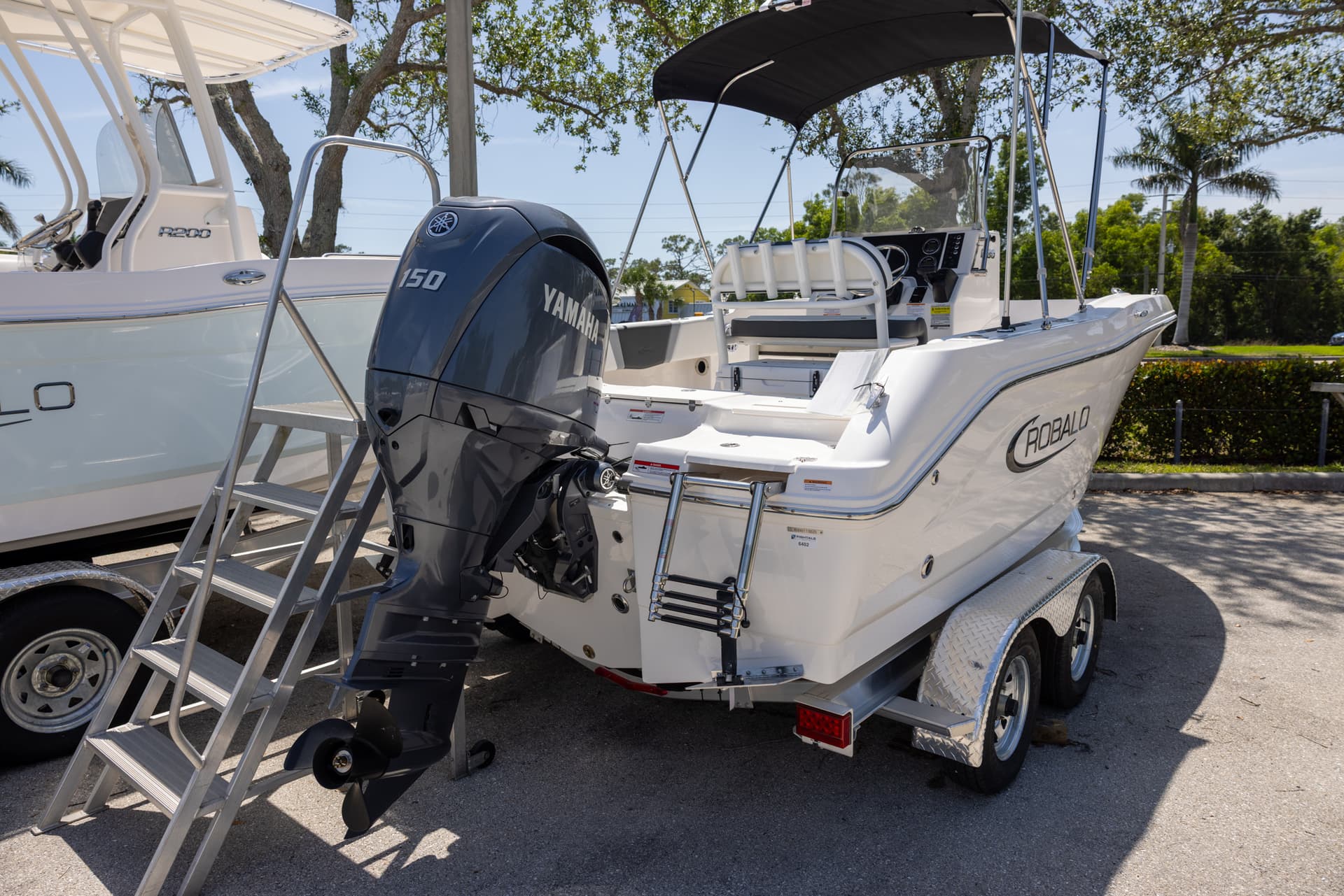 2025 Robalo R180 — image 4