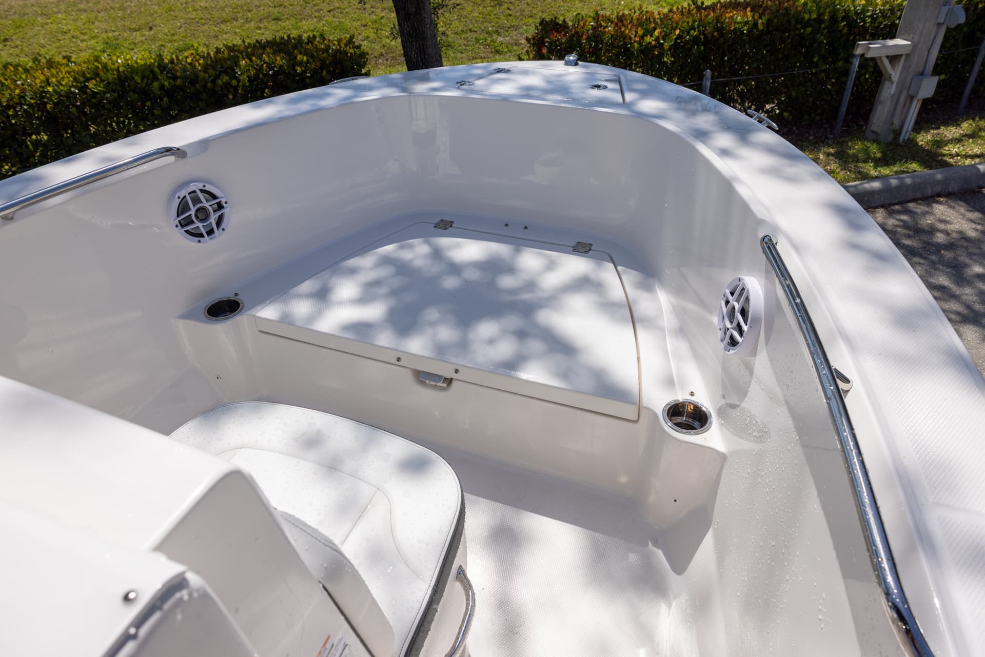 2025 Robalo R180 — image 5