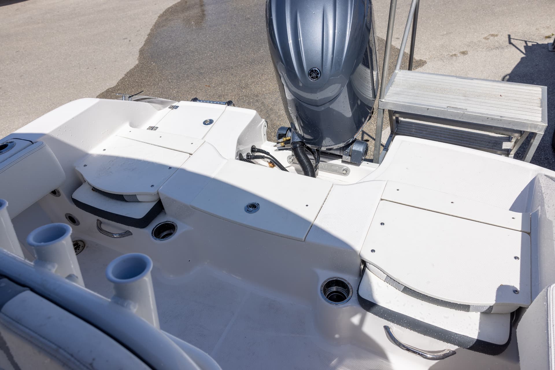 2025 Robalo R180 — image 11