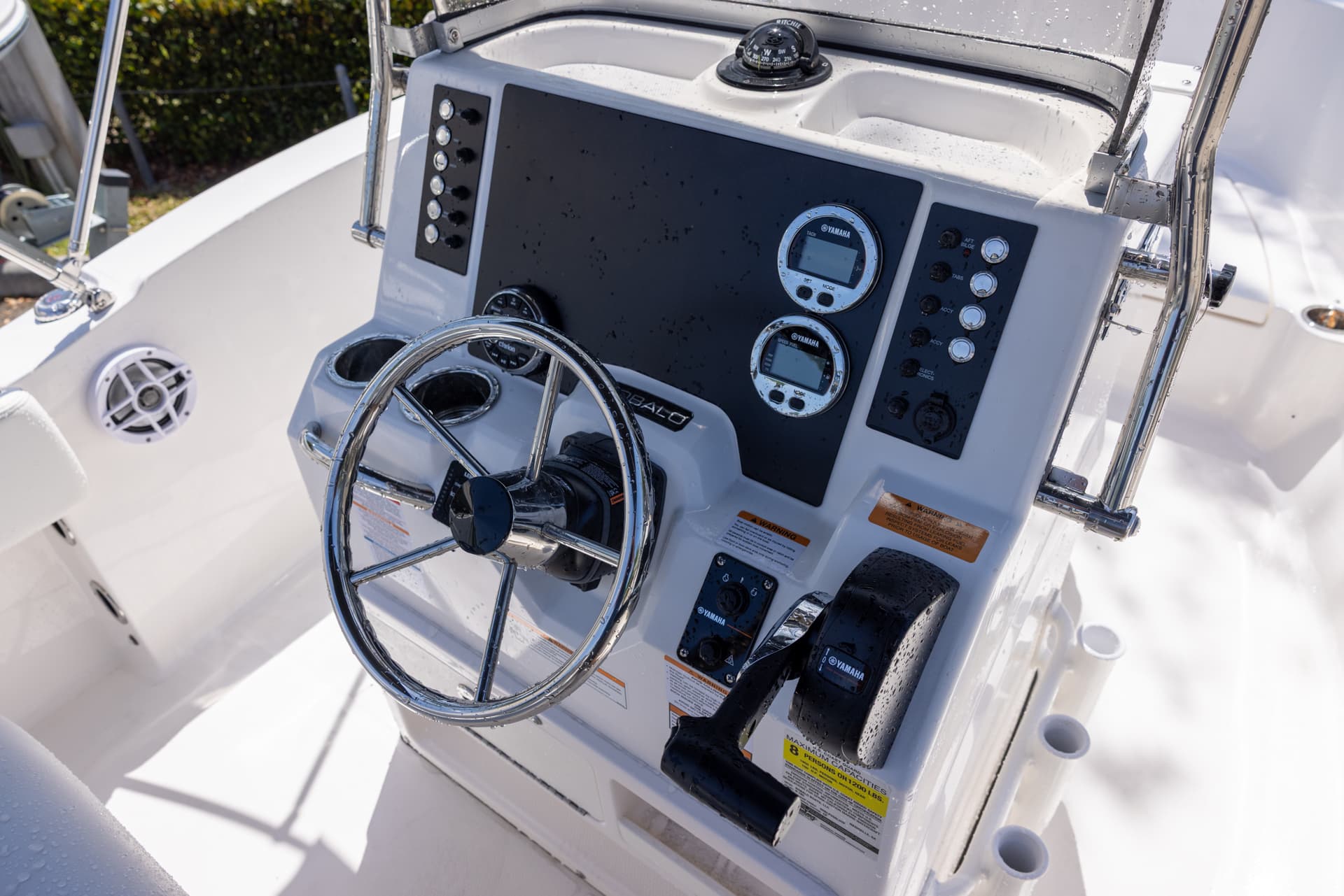 2025 Robalo R180 — image 14