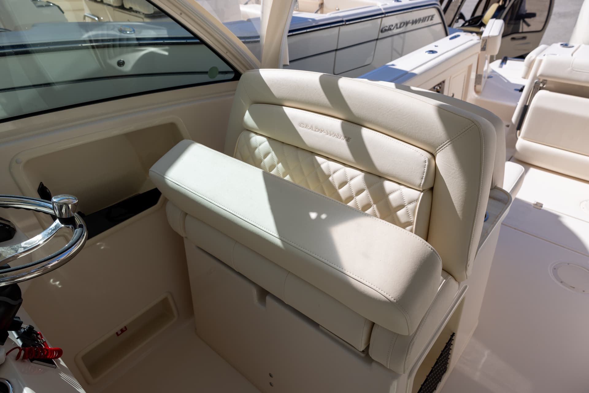 2026 Grady-White Freedom 325 — image 8