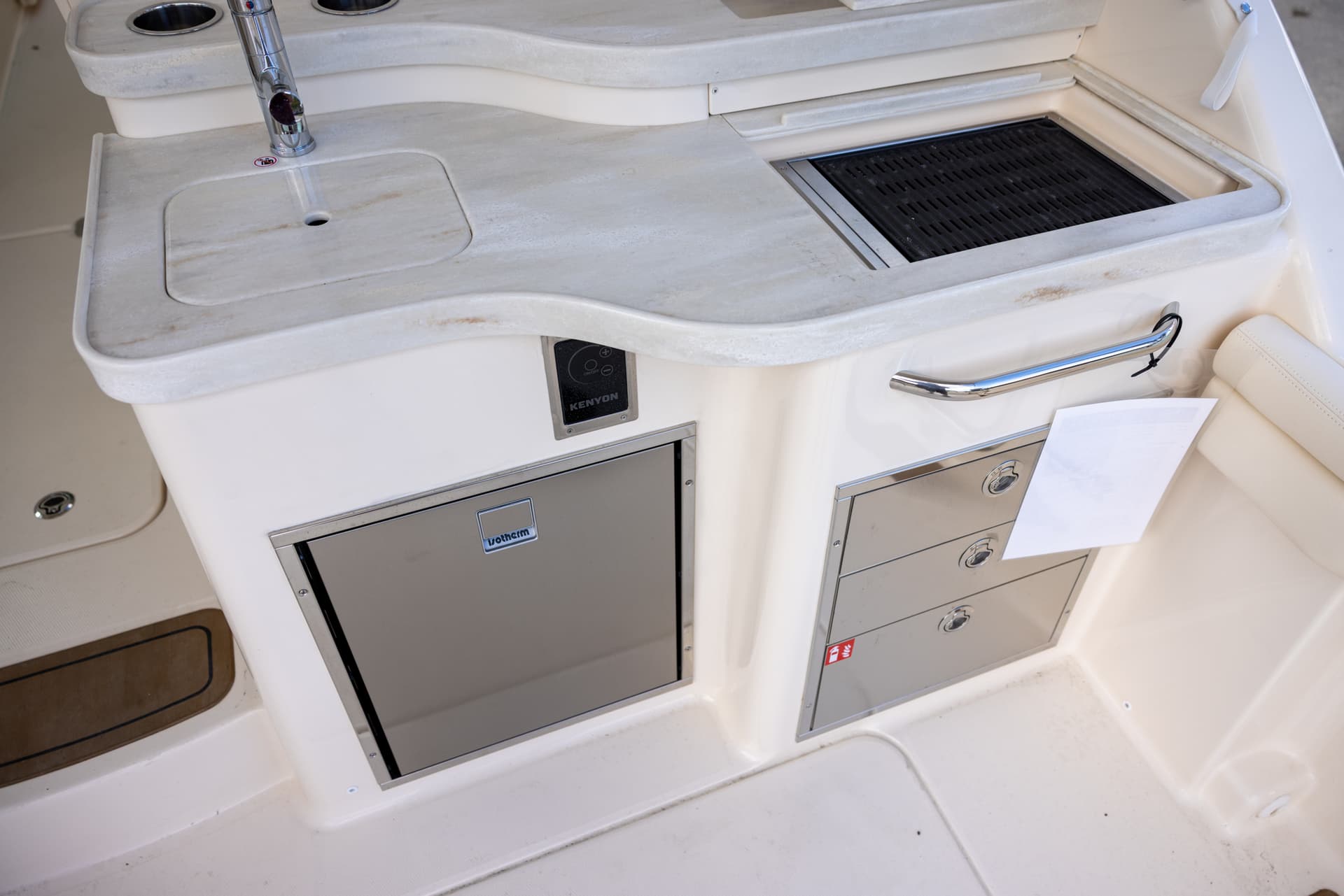 2026 Grady-White Freedom 375 — image 6