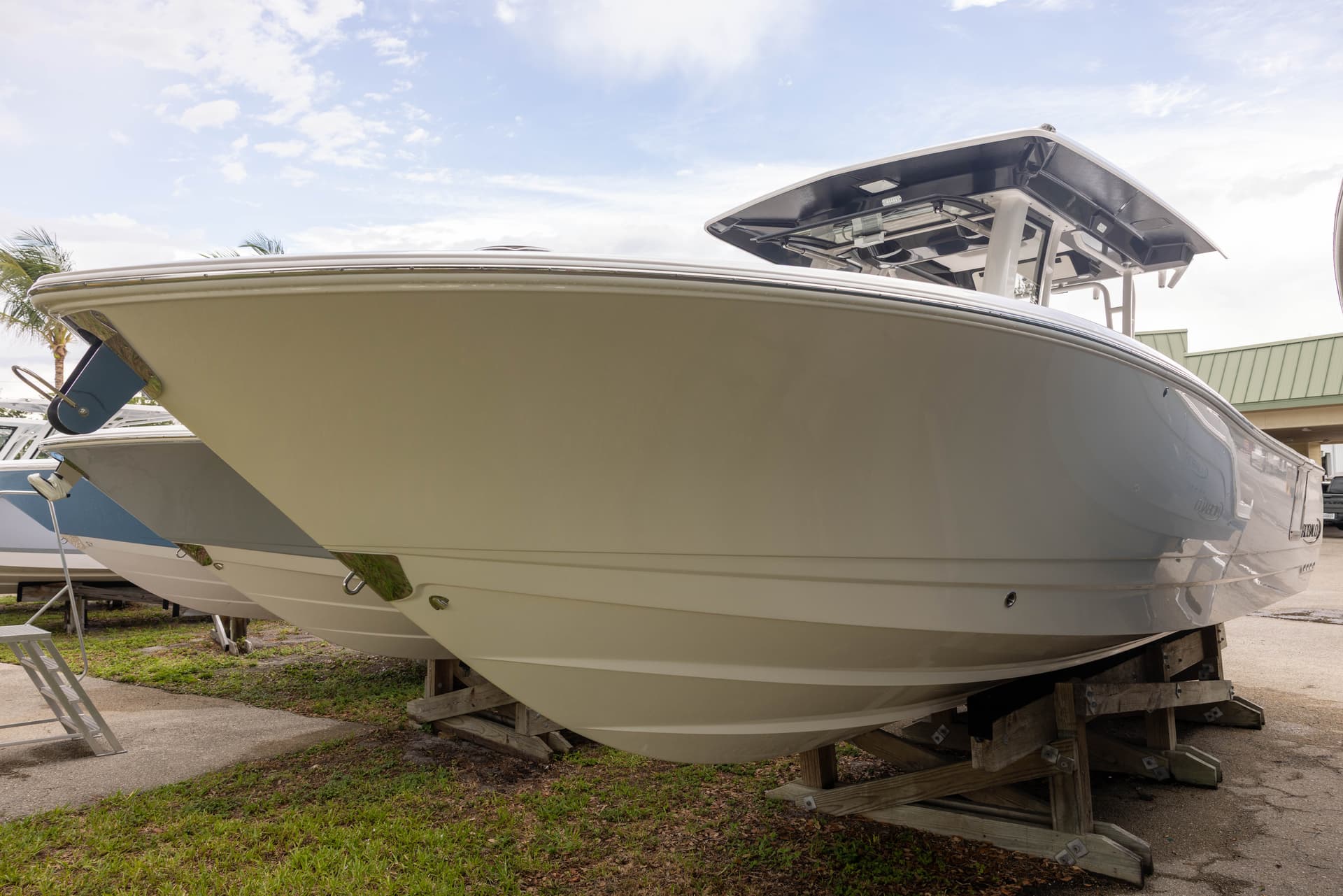 2026 Robalo R300CC — image 2