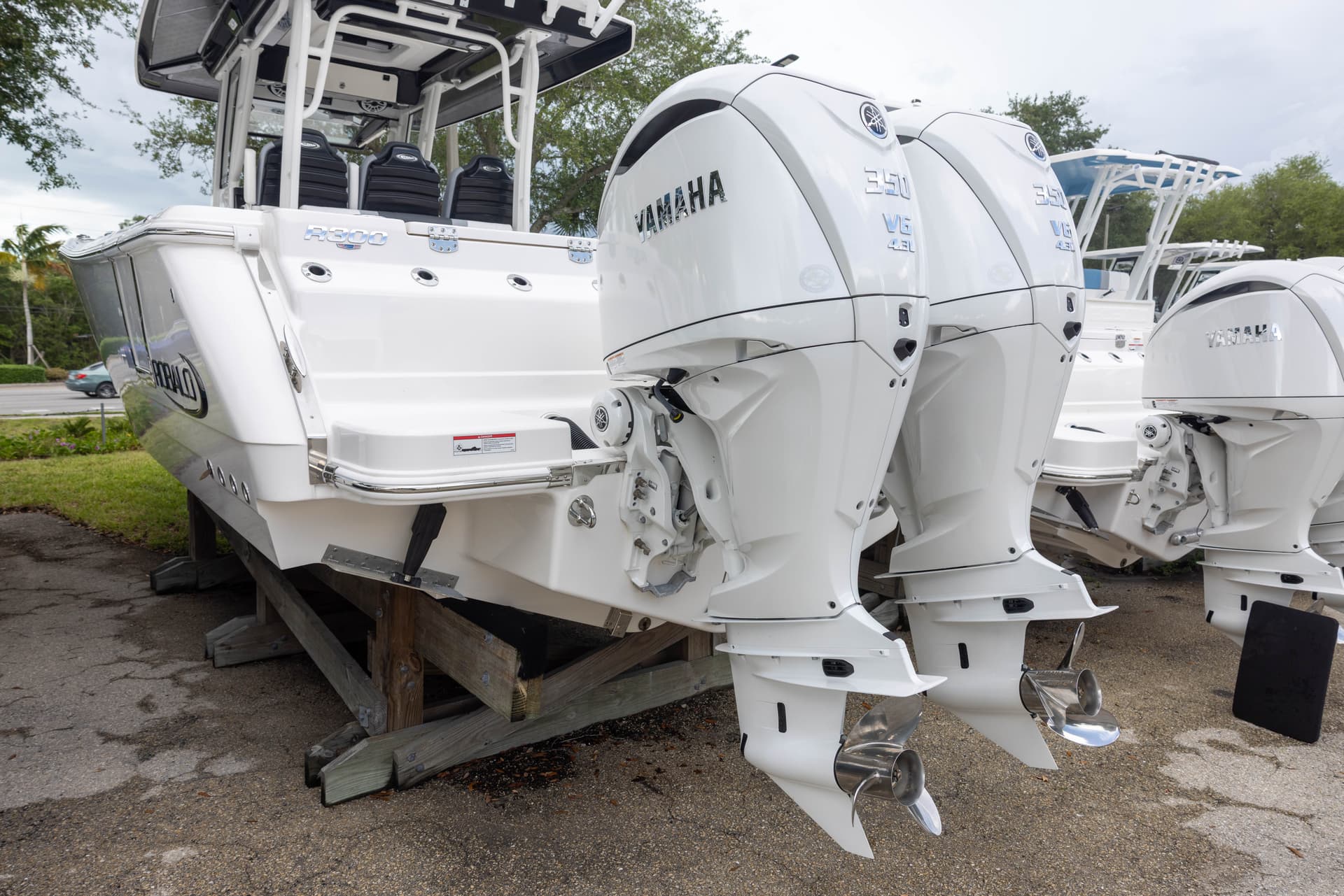 2026 Robalo R300CC — image 3