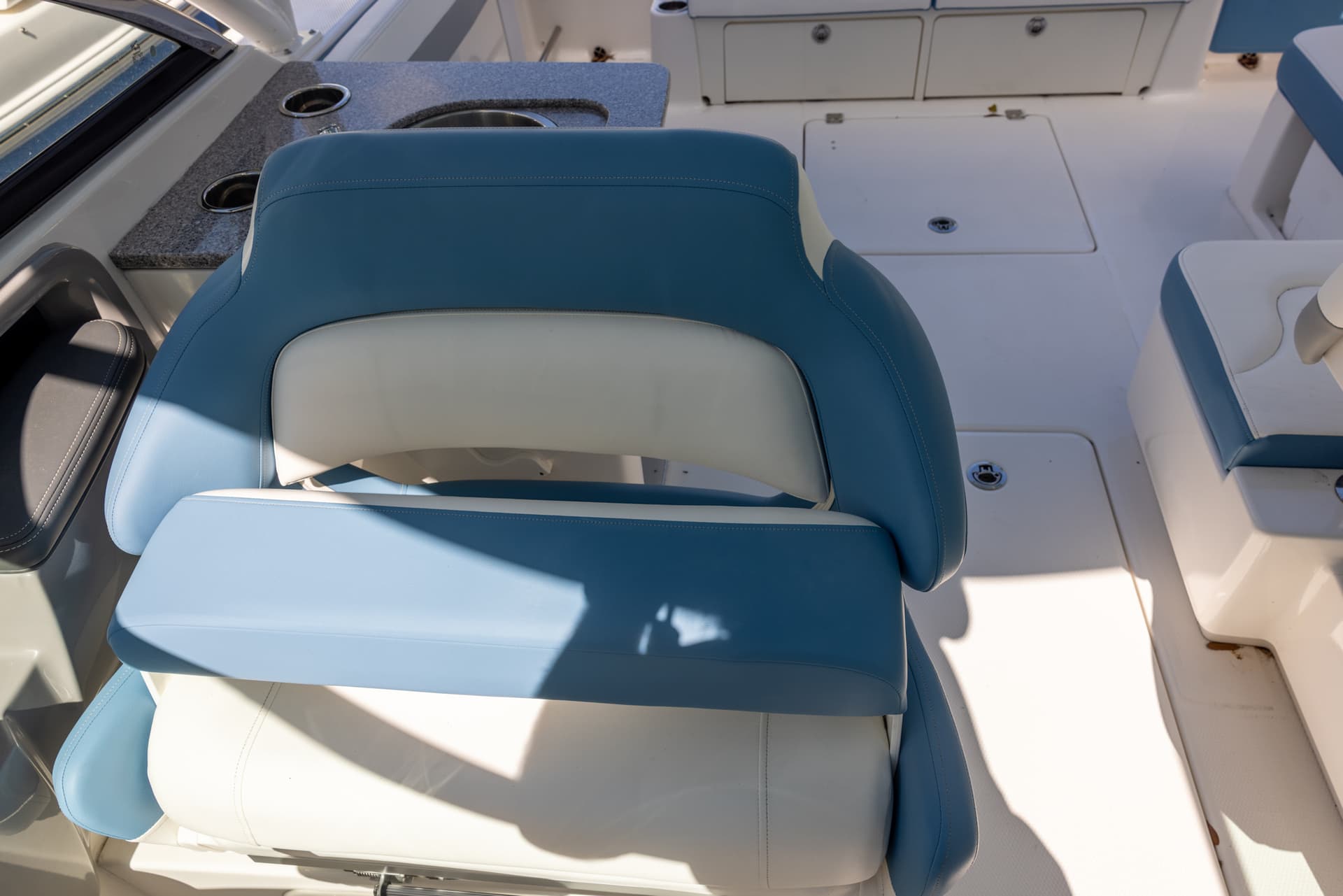 2026 Robalo R317 — image 5