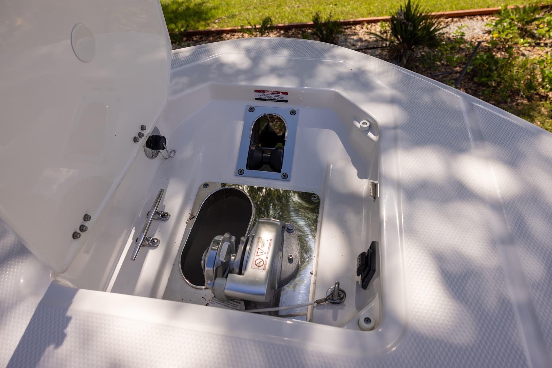 2026 Robalo R317 — image 10