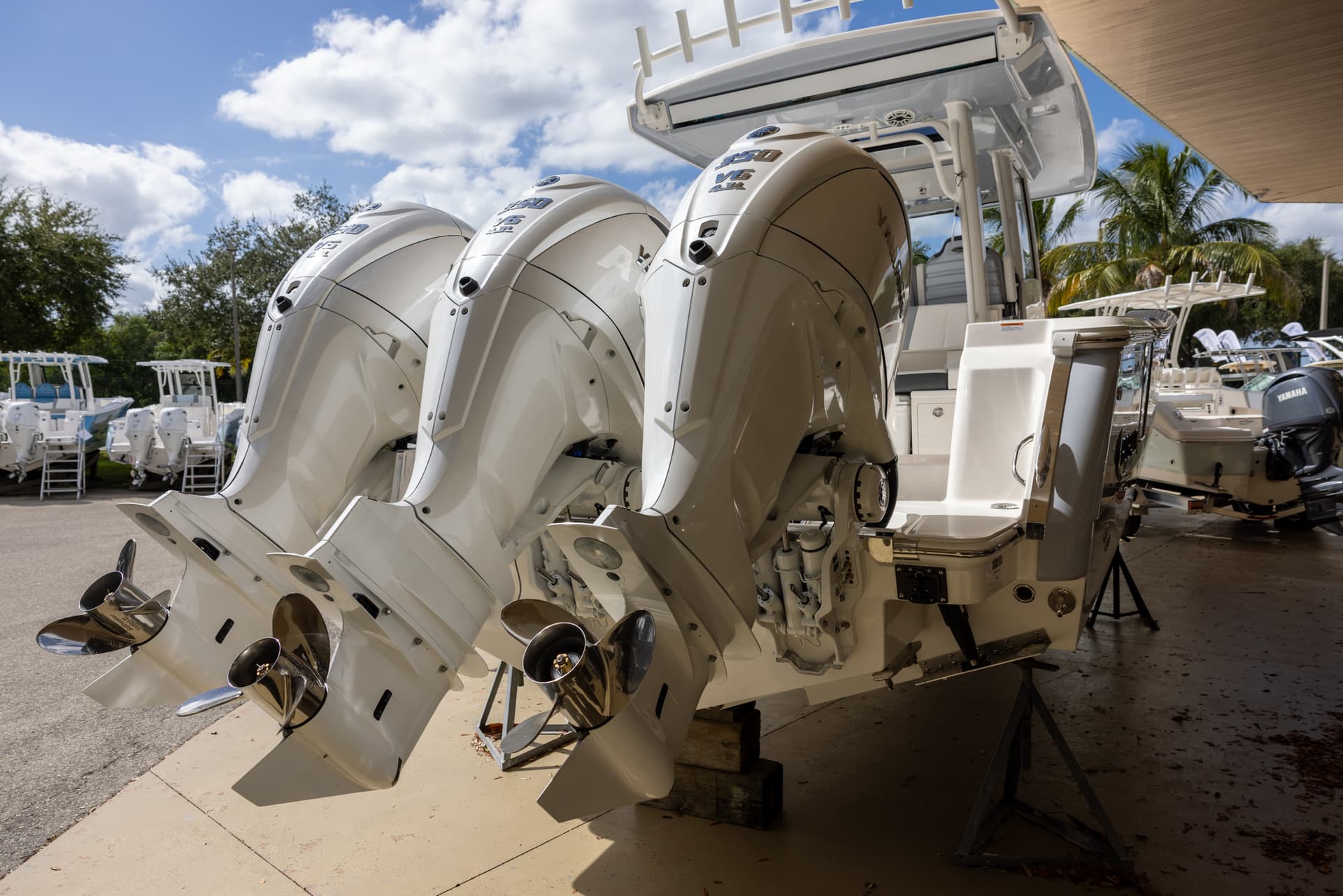 2026 Robalo R360 — image 3