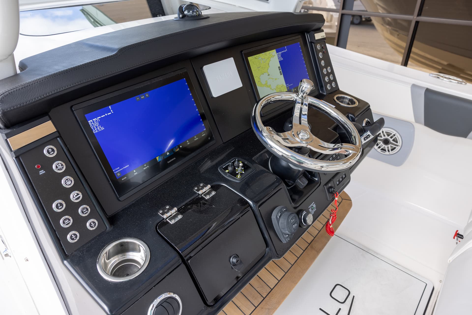 2026 Robalo R360 — image 11