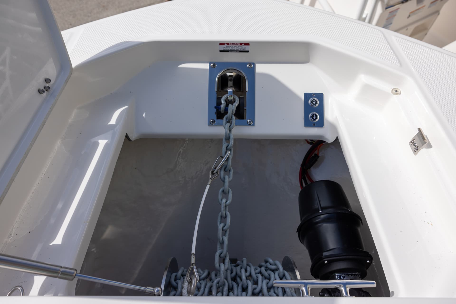 2026 Robalo R360 — image 13