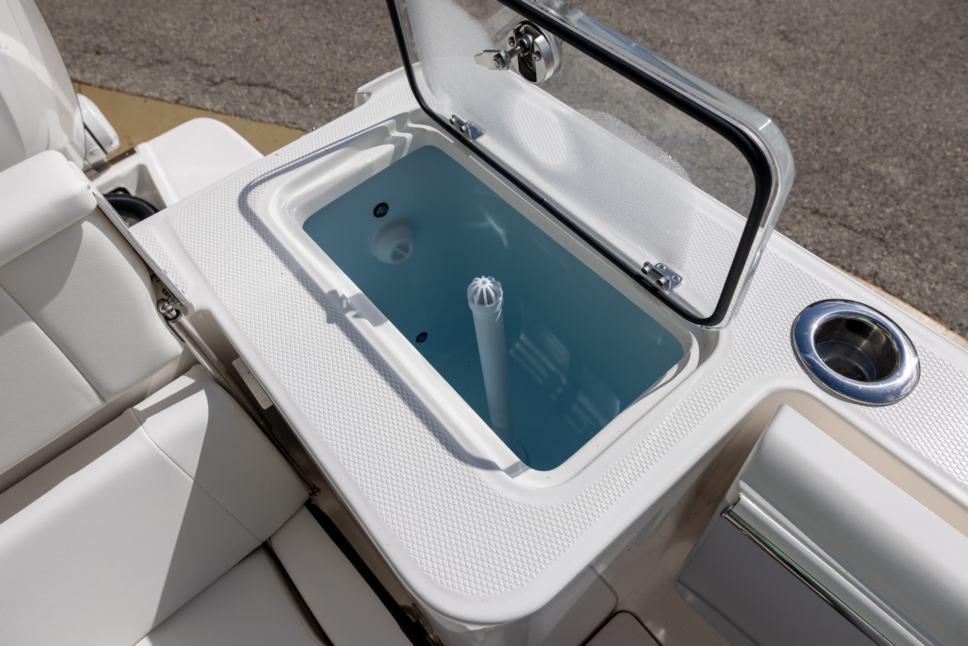 2026 Robalo R360 — image 18