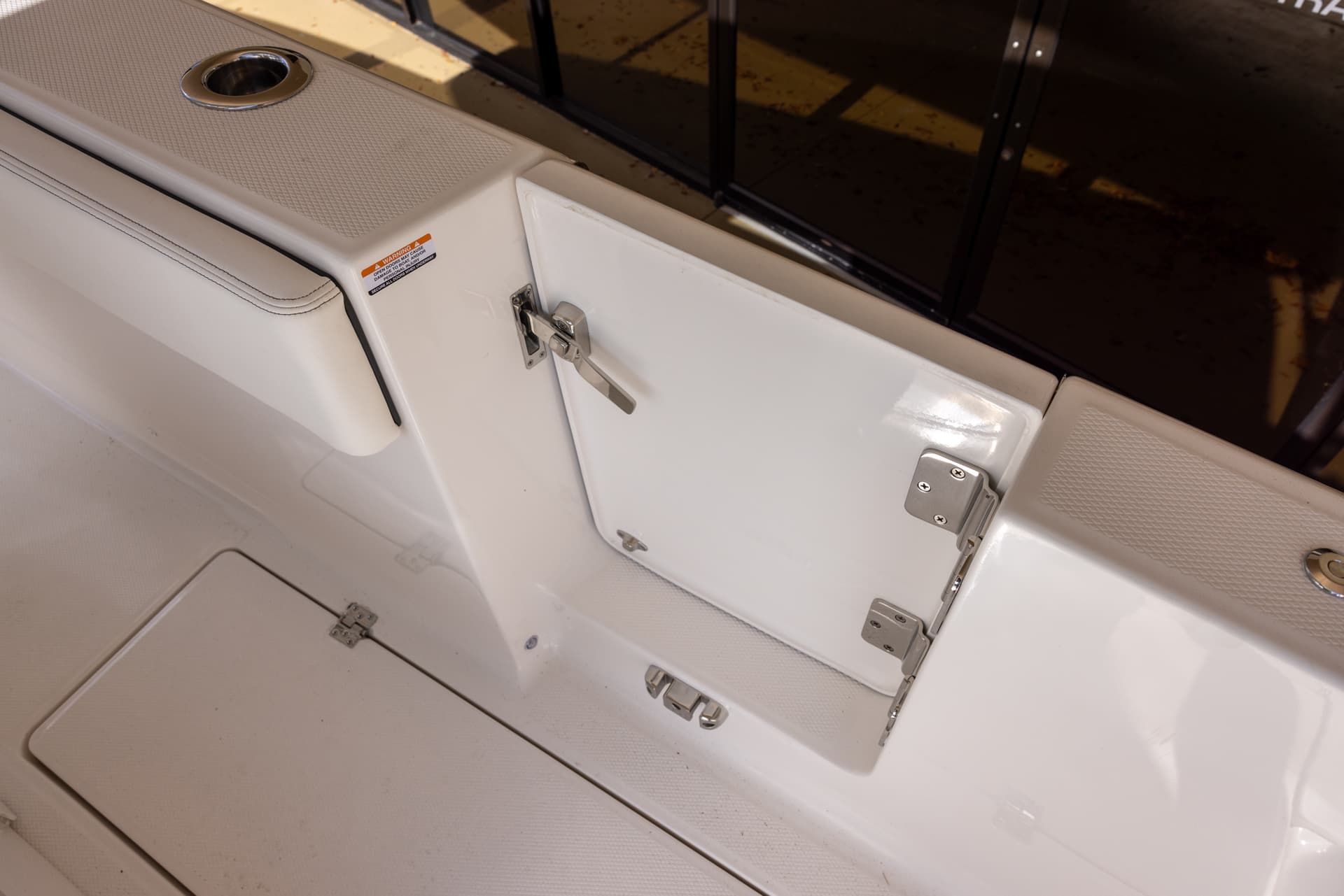 2026 Robalo R360 — image 19
