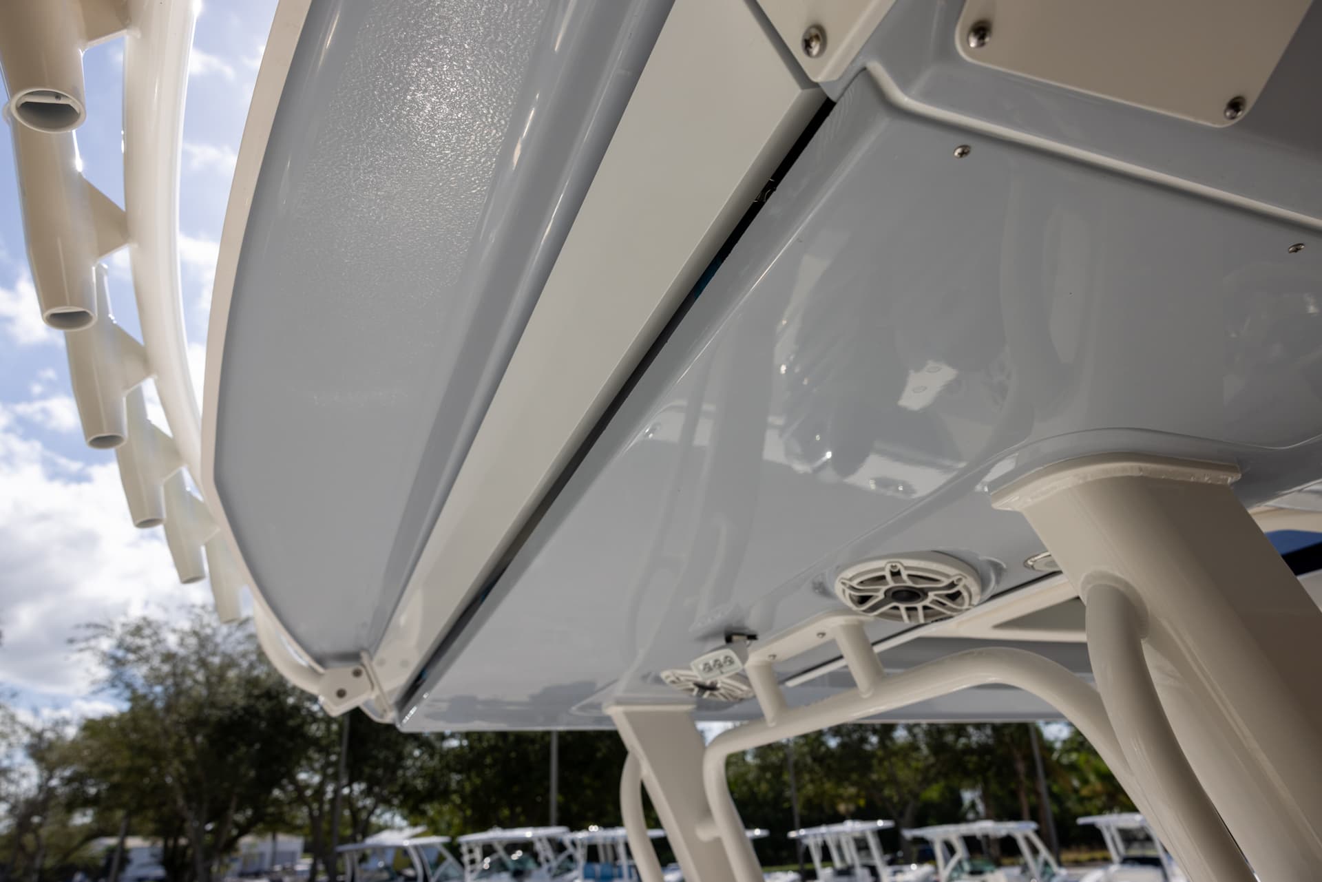 2026 Robalo R360 — image 20