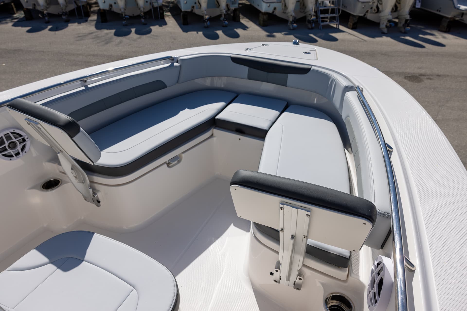 2026 Robalo R202EX — image 12