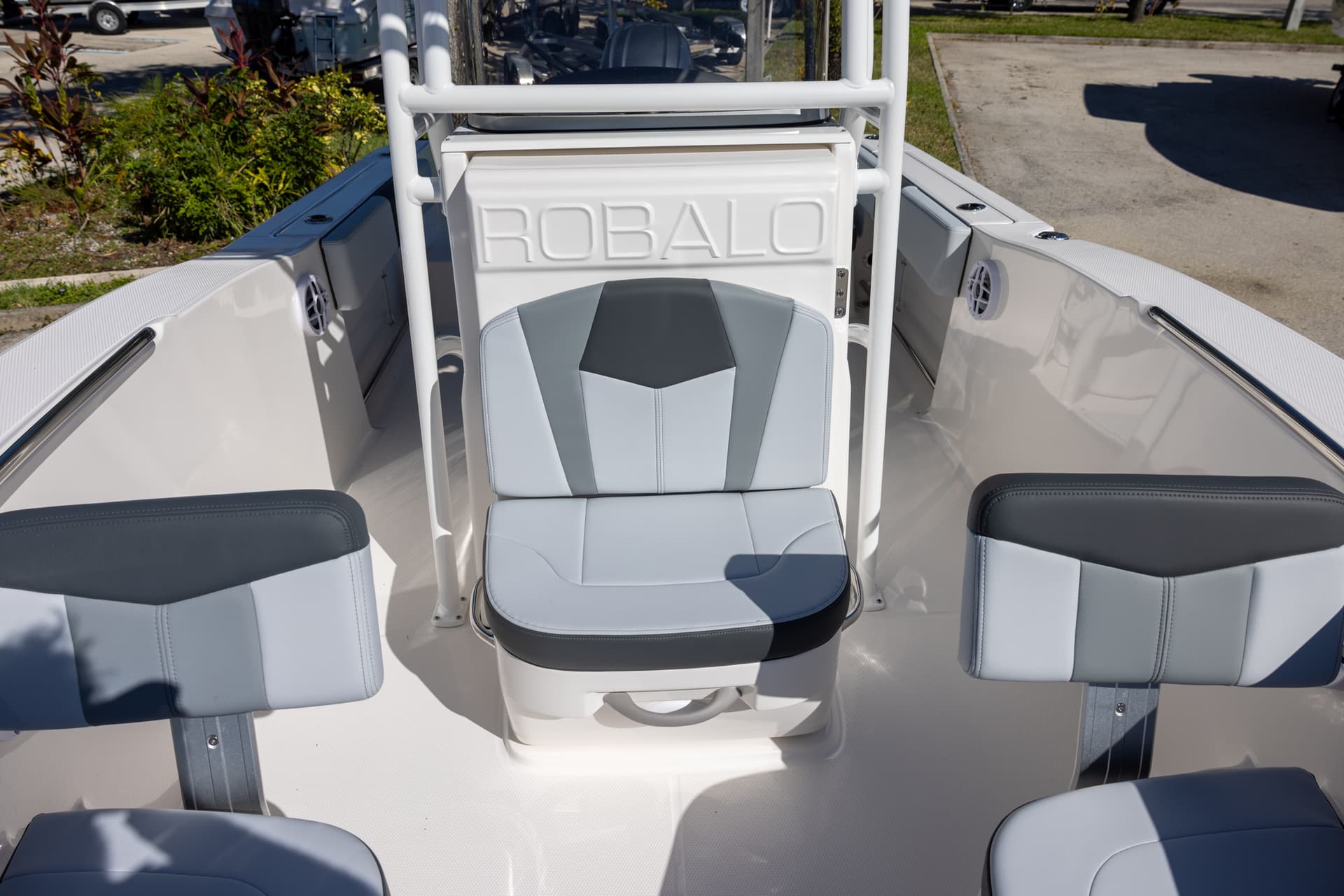 2026 Robalo R202EX — image 14
