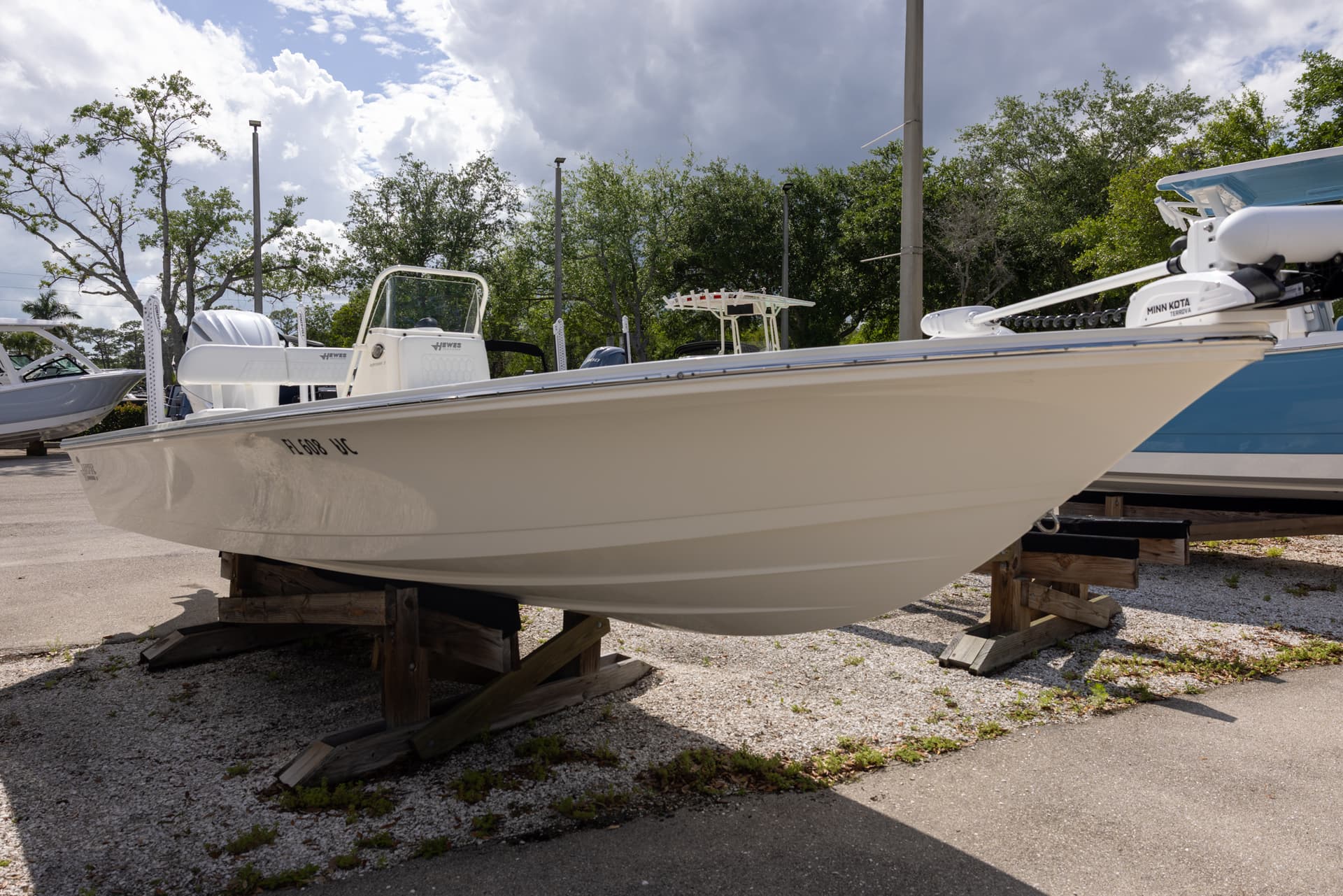2025 Hewes 21 Redfisher — image 2