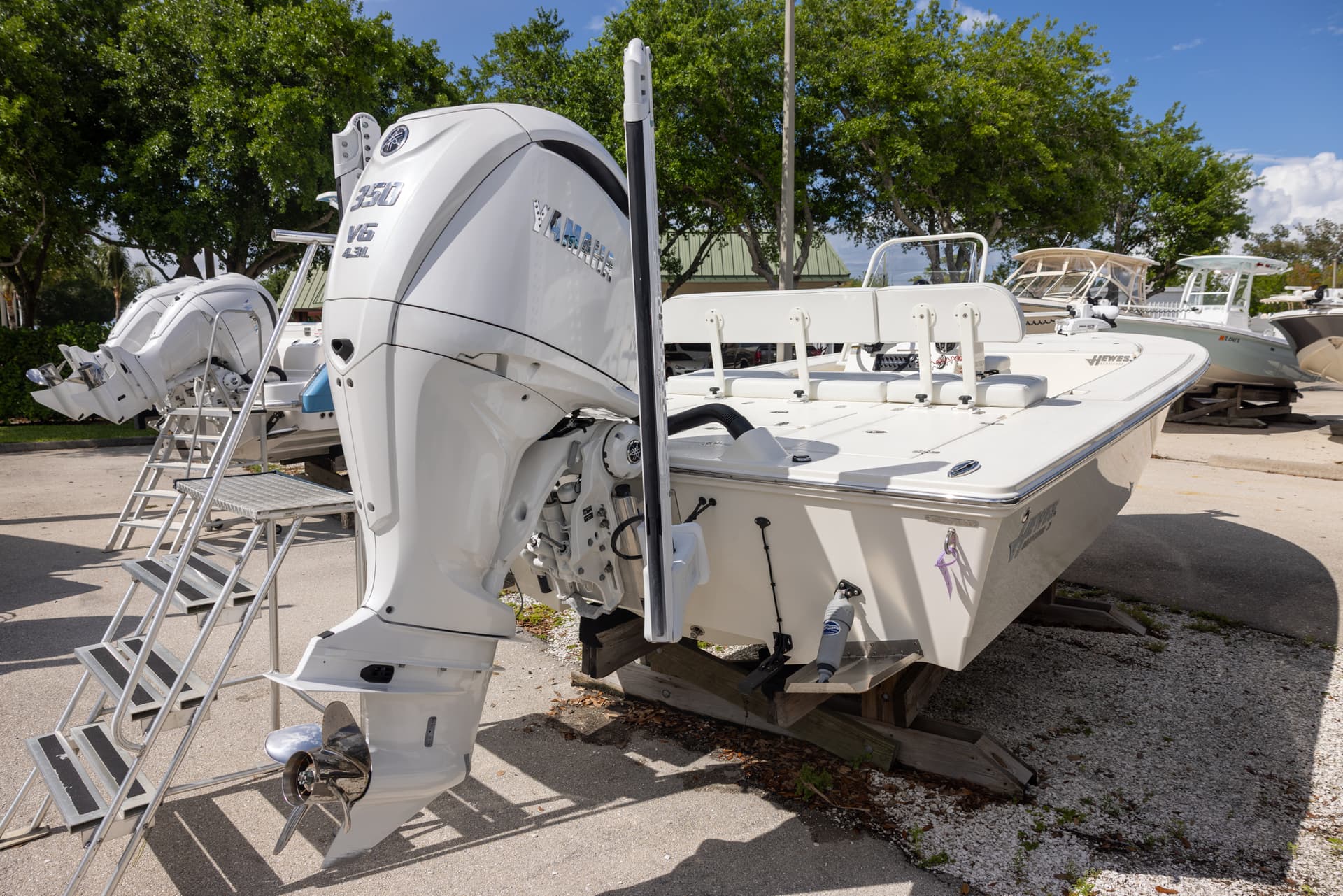 2025 Hewes 21 Redfisher — image 3