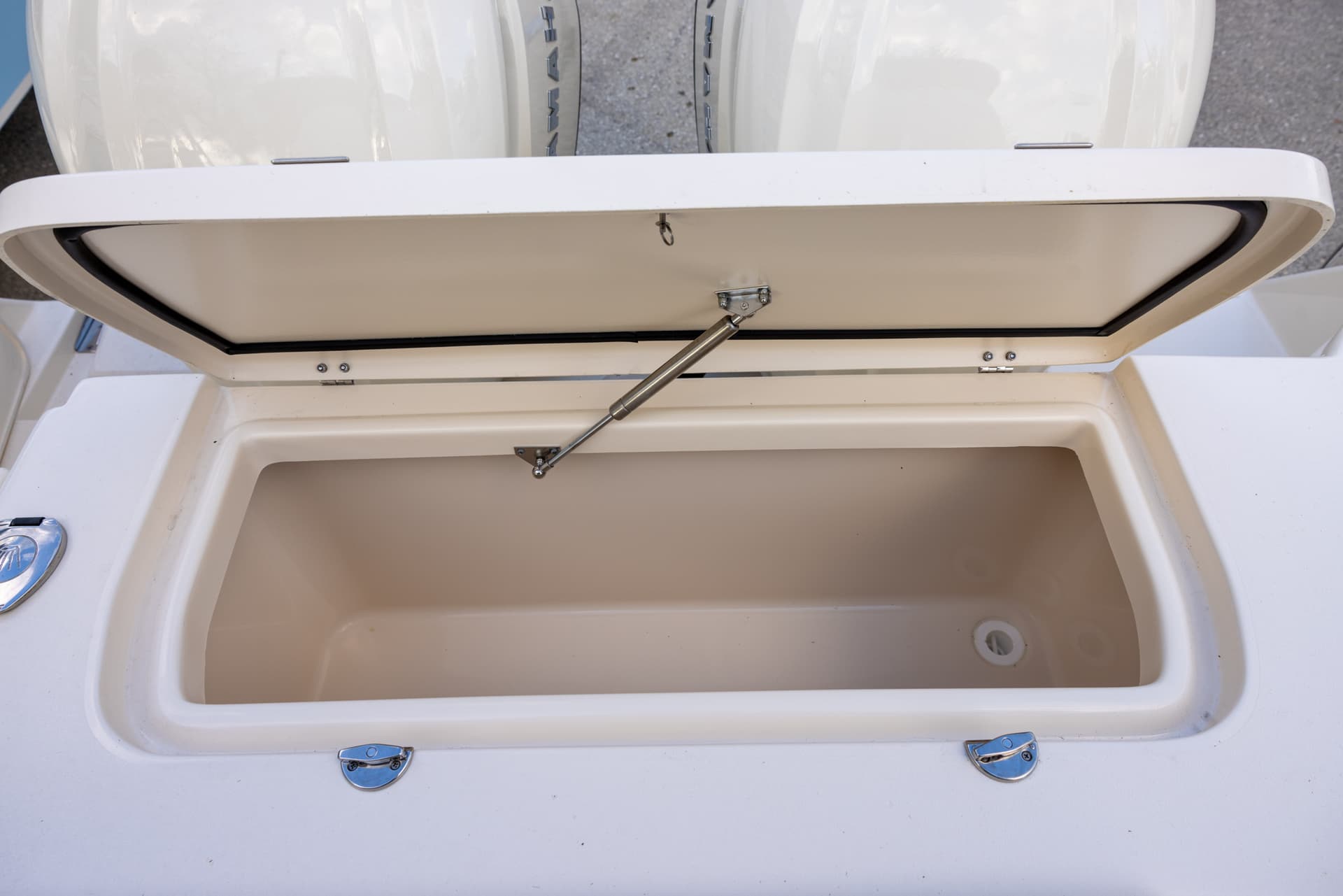 2026 Grady-White Freedom 307 — image 7