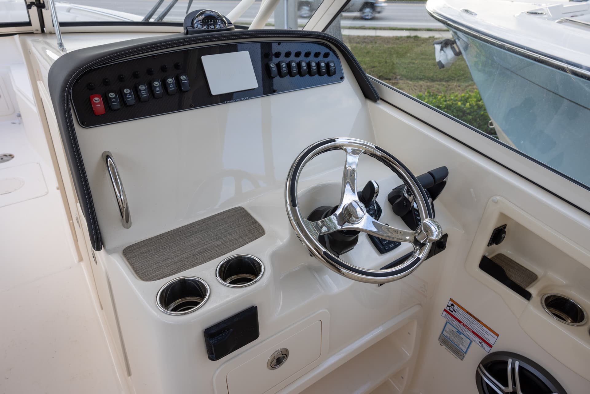 2026 Grady-White Freedom 307 — image 10