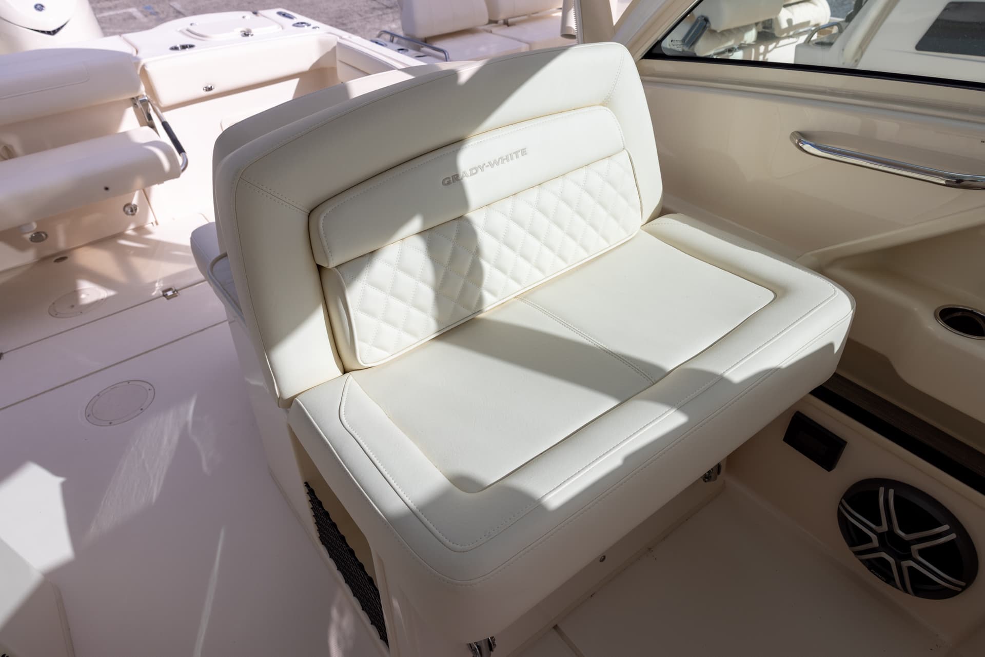 2026 Grady-White Freedom 325 — image 8