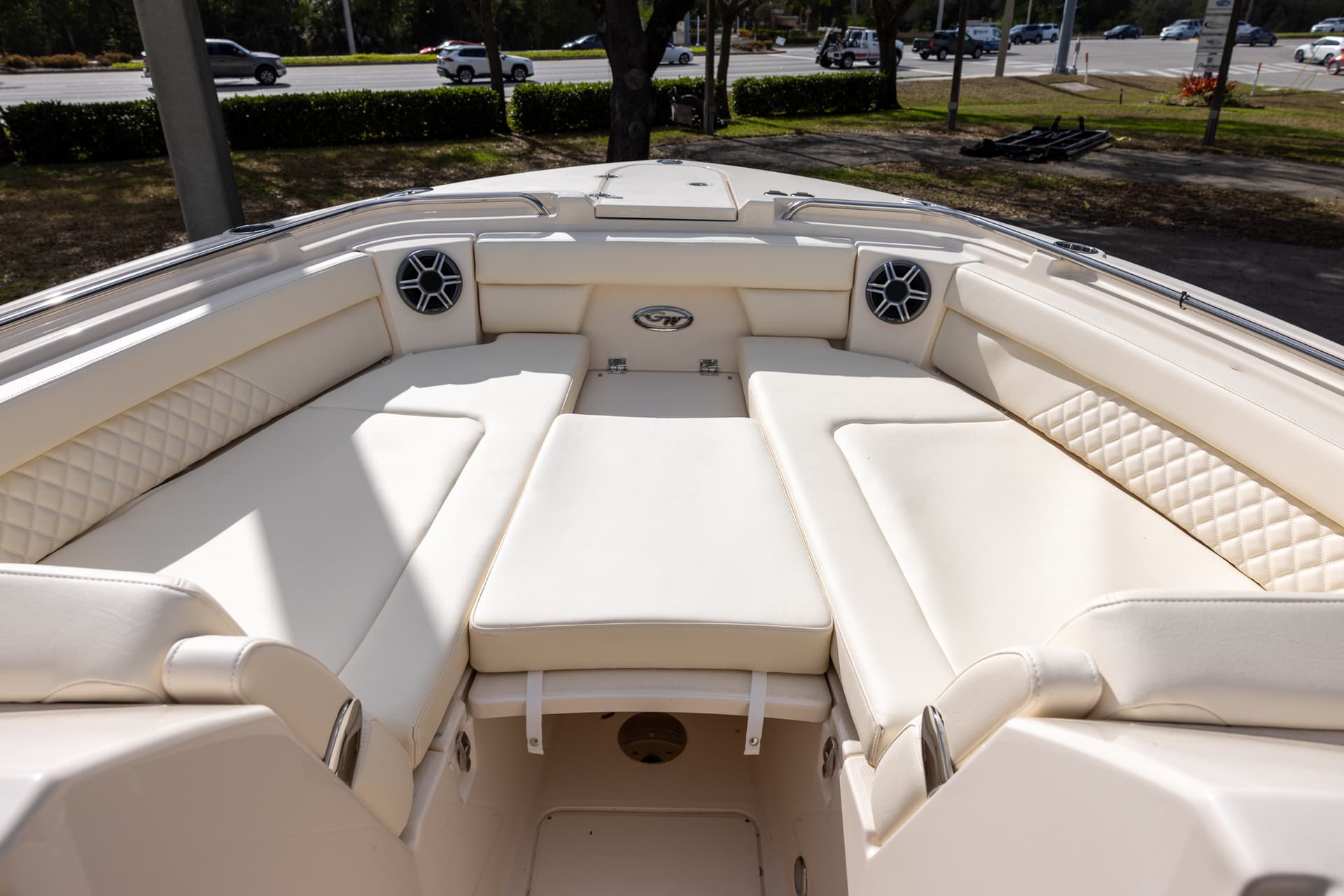2026 Grady-White Freedom 325 — image 10