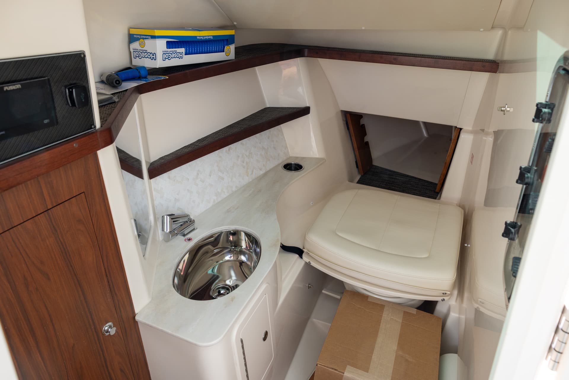 2026 Grady-White Freedom 325 — image 13