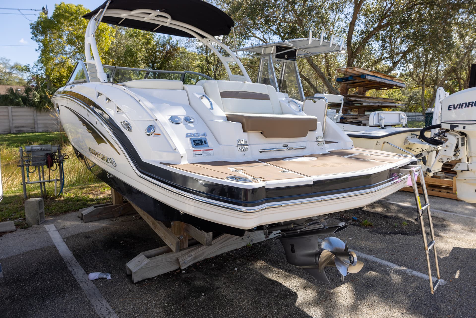 2018 Chaparral 264 Sunesta — image 4