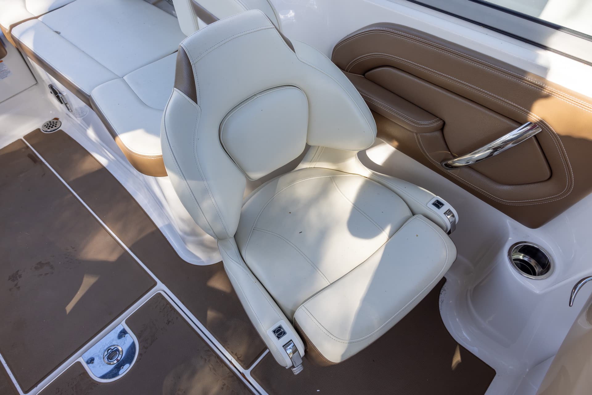 2018 Chaparral 264 Sunesta — image 5