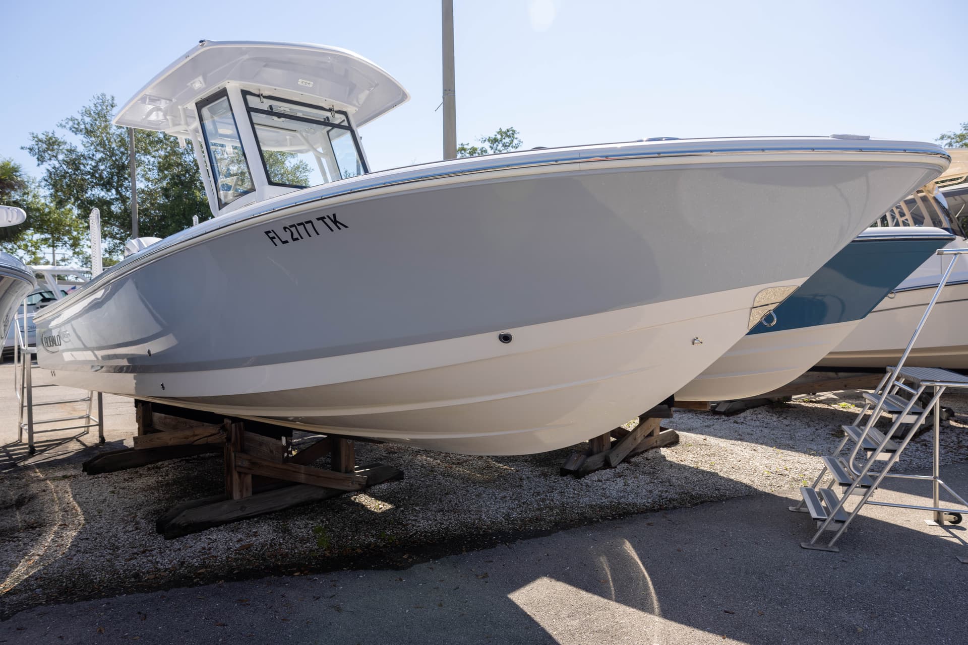 2023 Robalo 266 Cayman — image 2