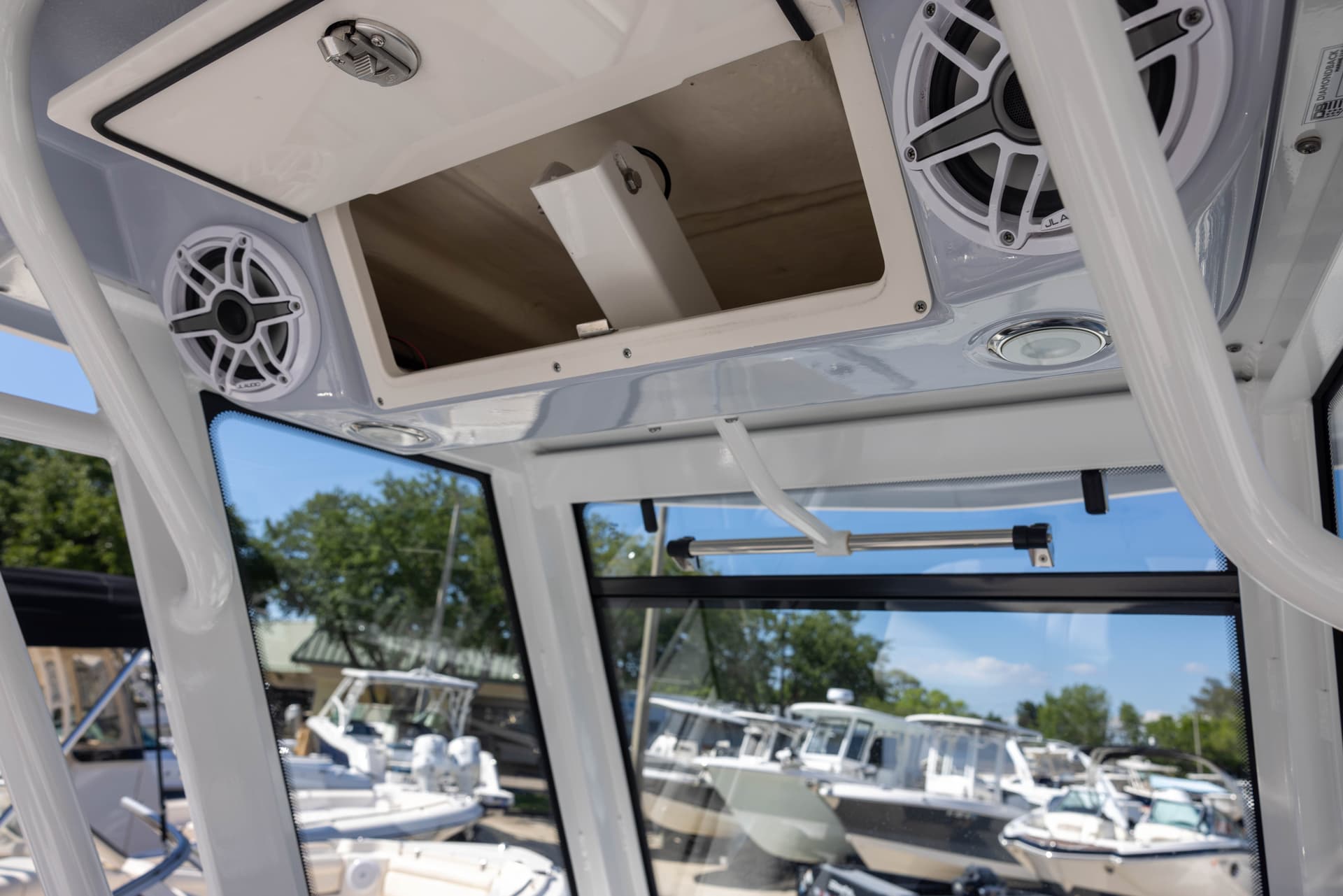 2023 Robalo 266 Cayman — image 6