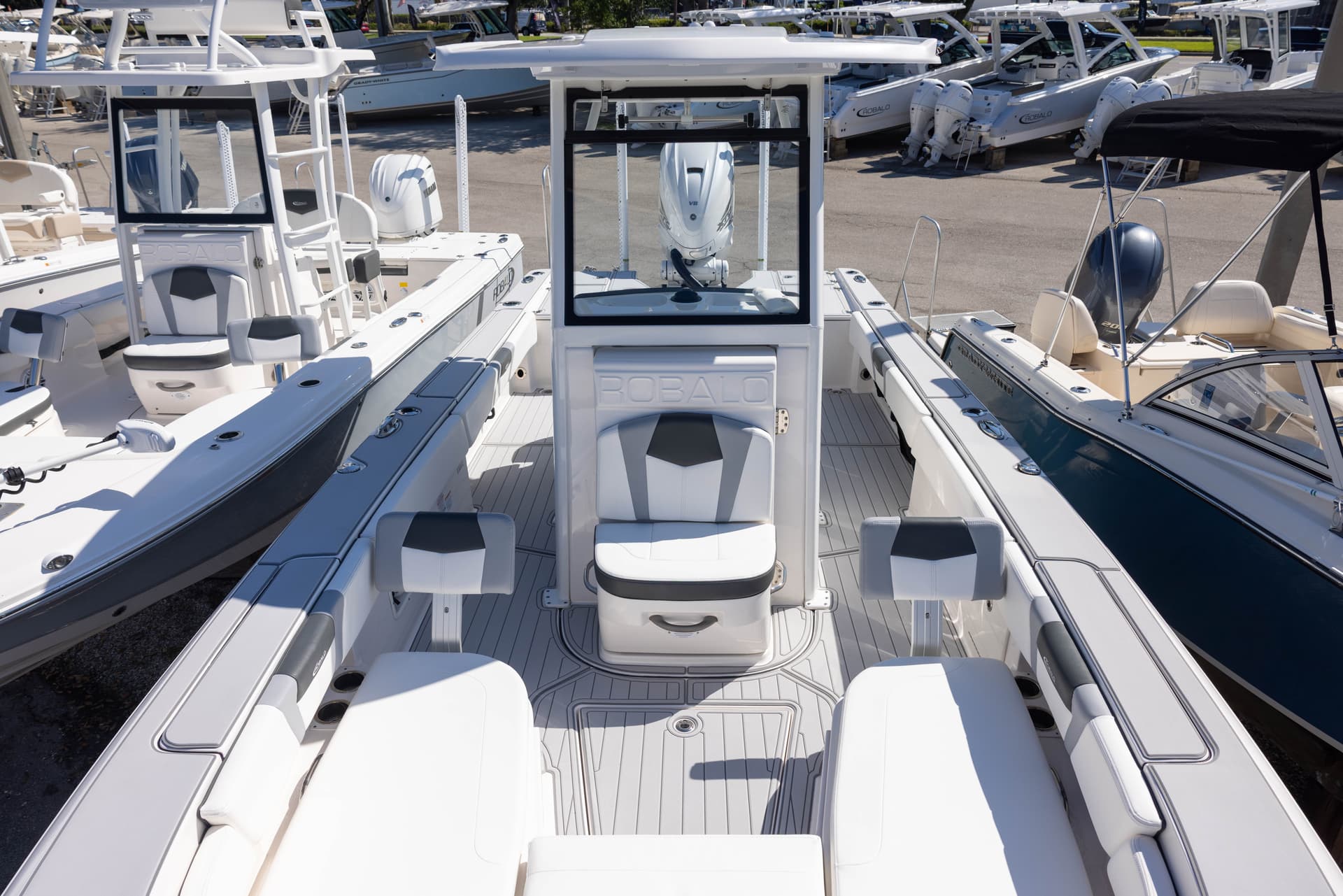 2023 Robalo 266 Cayman — image 11